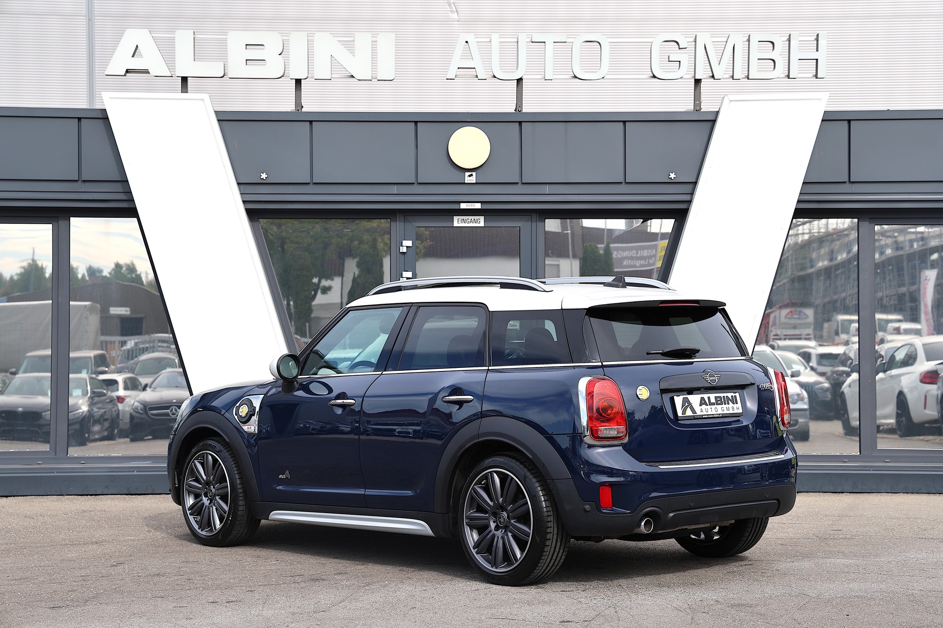 MINI Countryman F60 1.5i Cooper S E ALL4-image-4