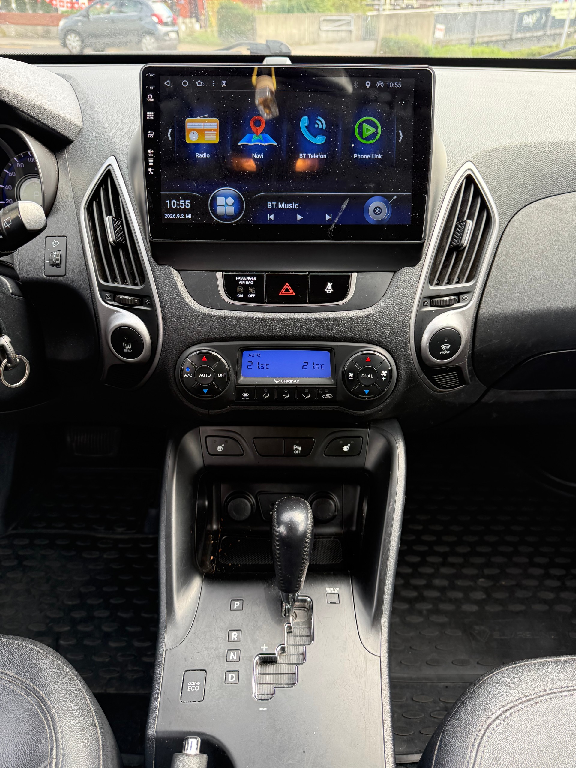 HYUNDAI iX 35 2.0 CRDi Style 4WD Automatic-image-7