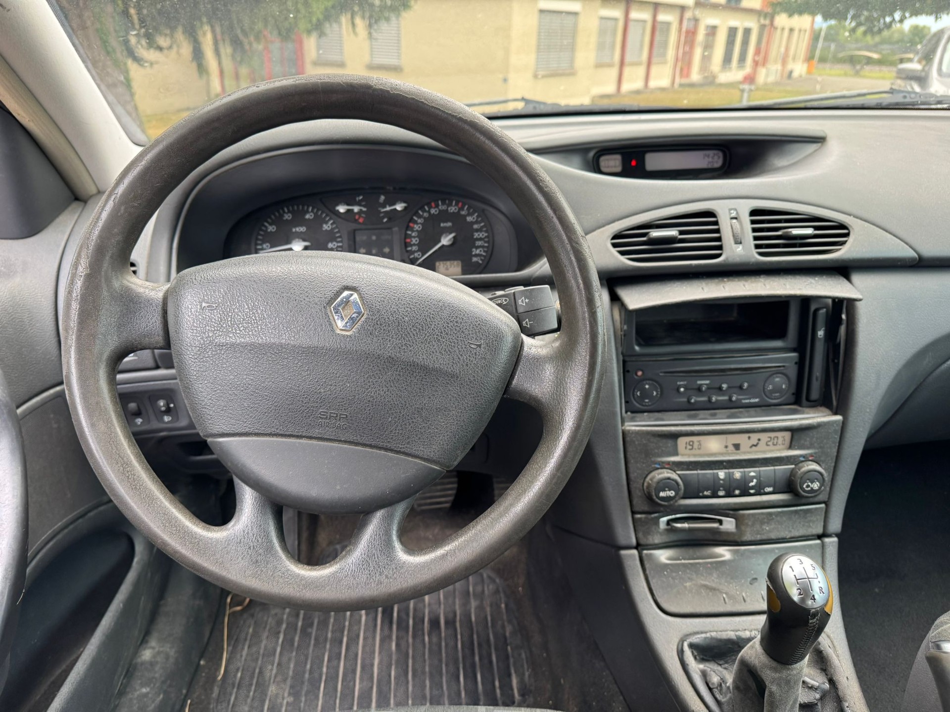 RENAULT Laguna Grandtour 1.8 16V Expression-image-10
