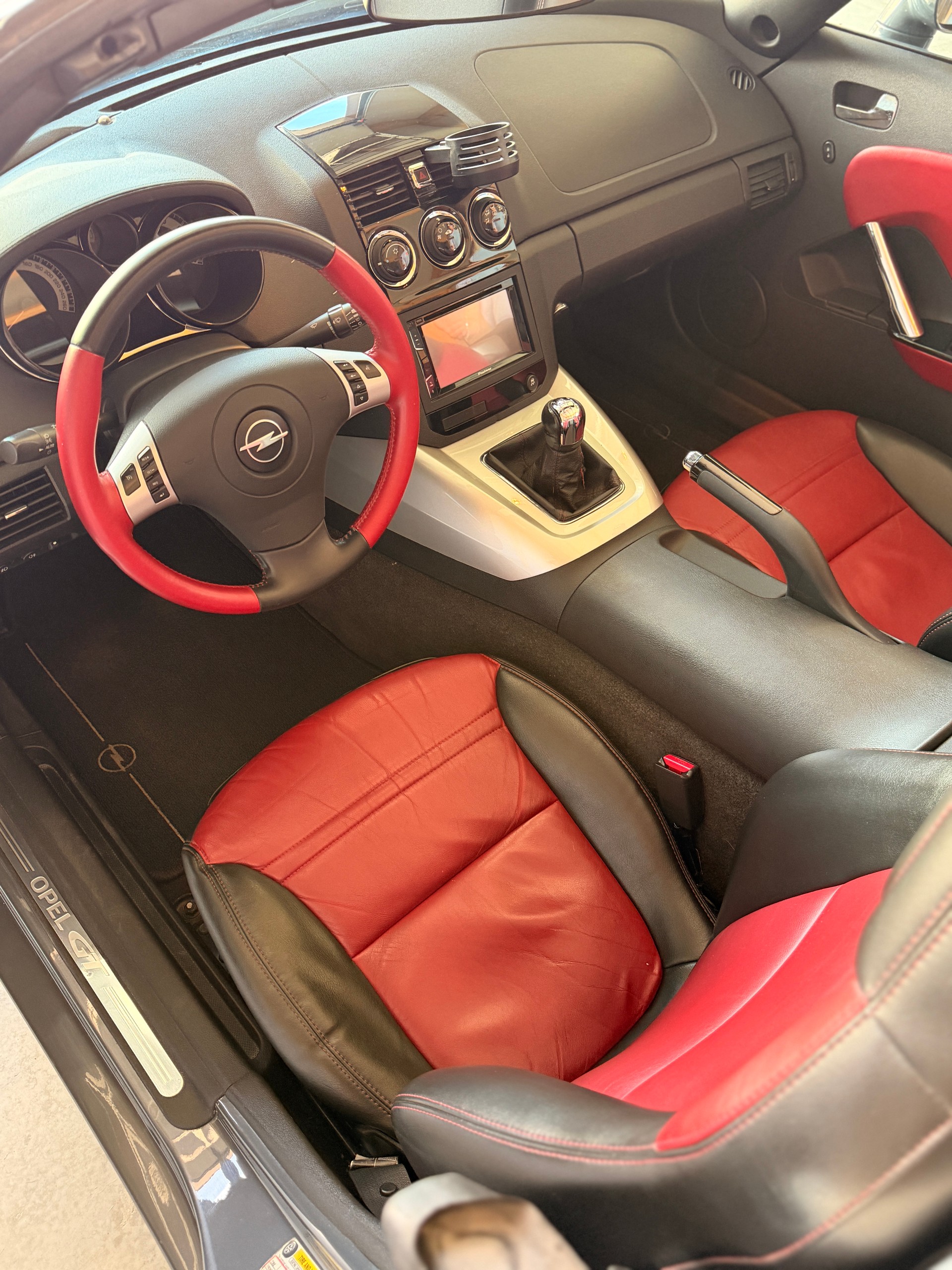 OPEL GT 2.0 Turbo-image-6