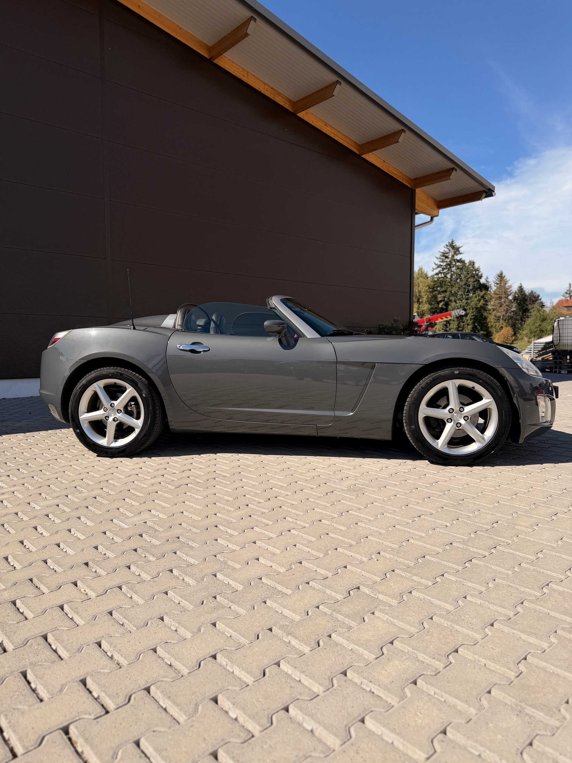 OPEL GT 2.0 Turbo-image-2