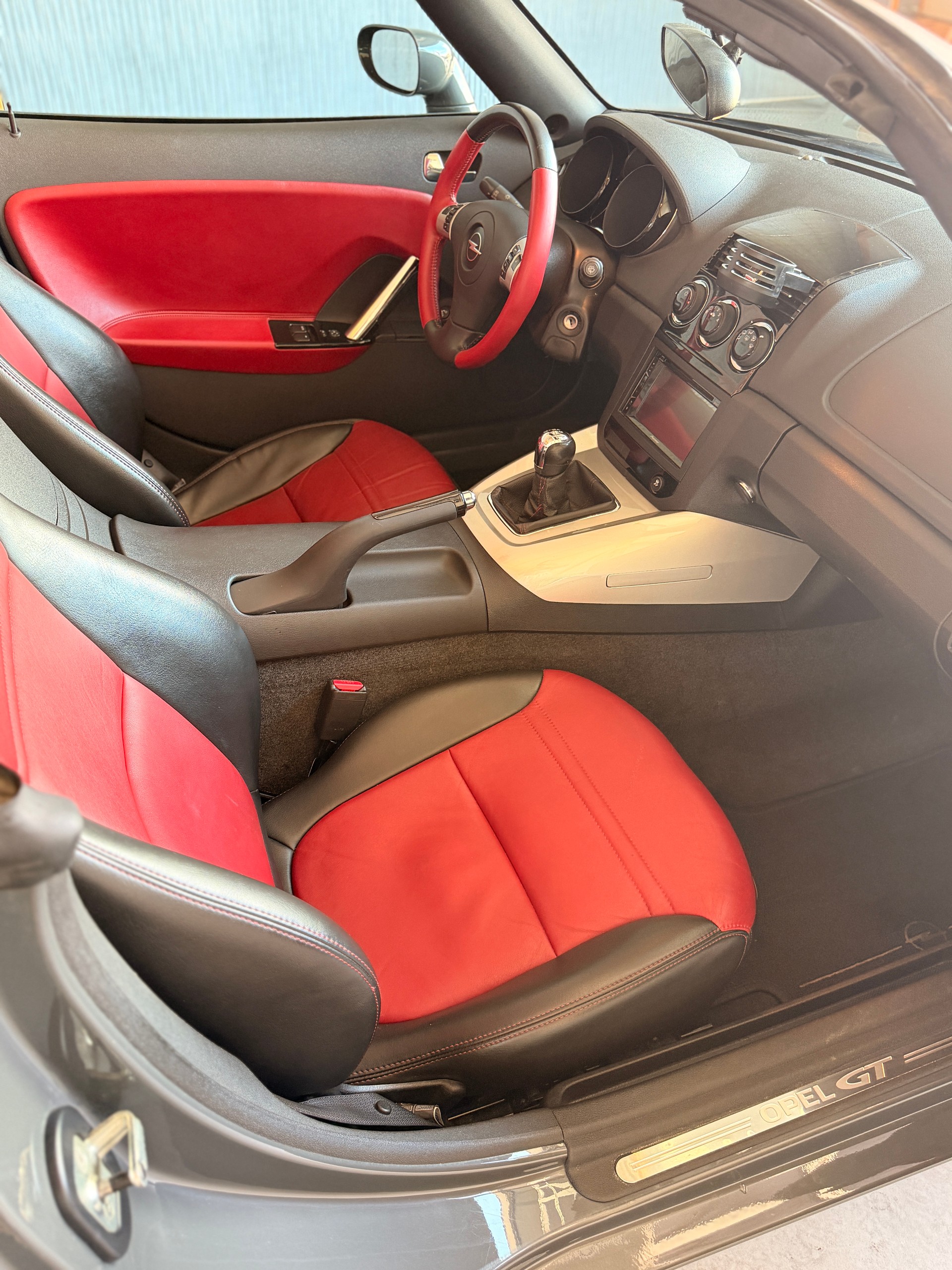 OPEL GT 2.0 Turbo-image-5