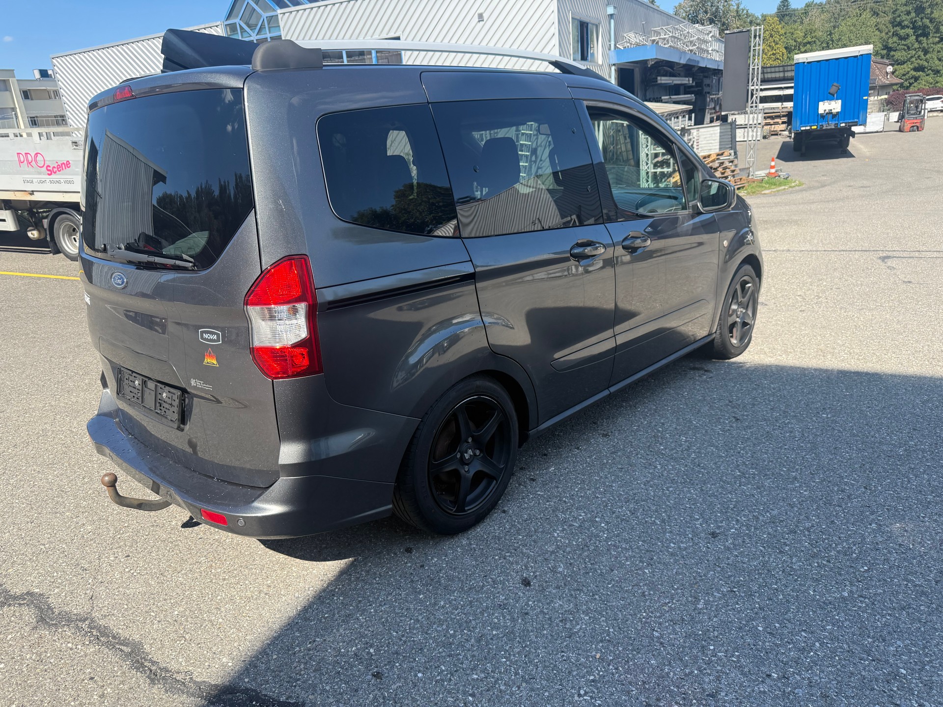 FORD Tourneo Courier 1.0 SCTi Trend-image-4