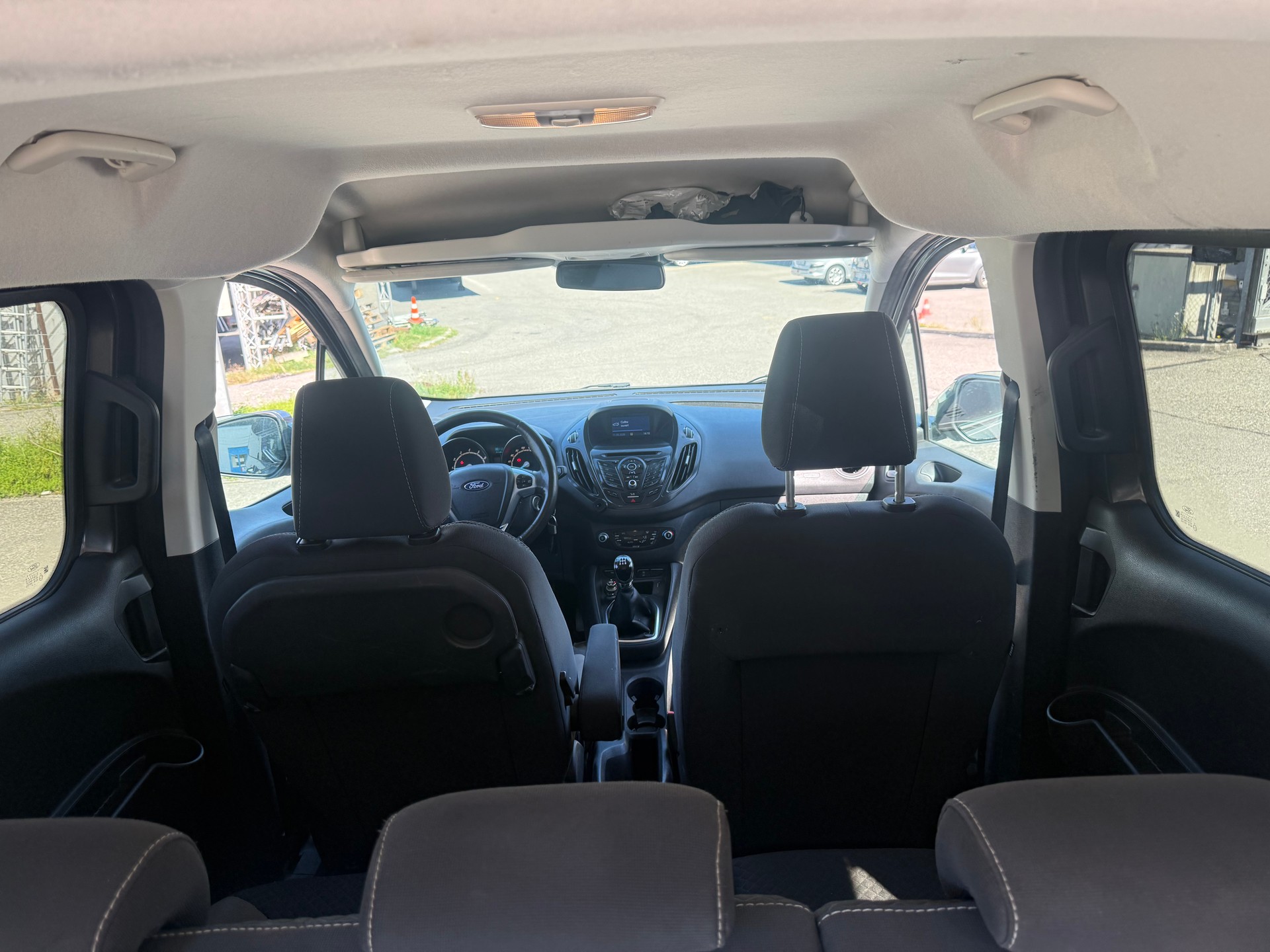 FORD Tourneo Courier 1.0 SCTi Trend-image-7