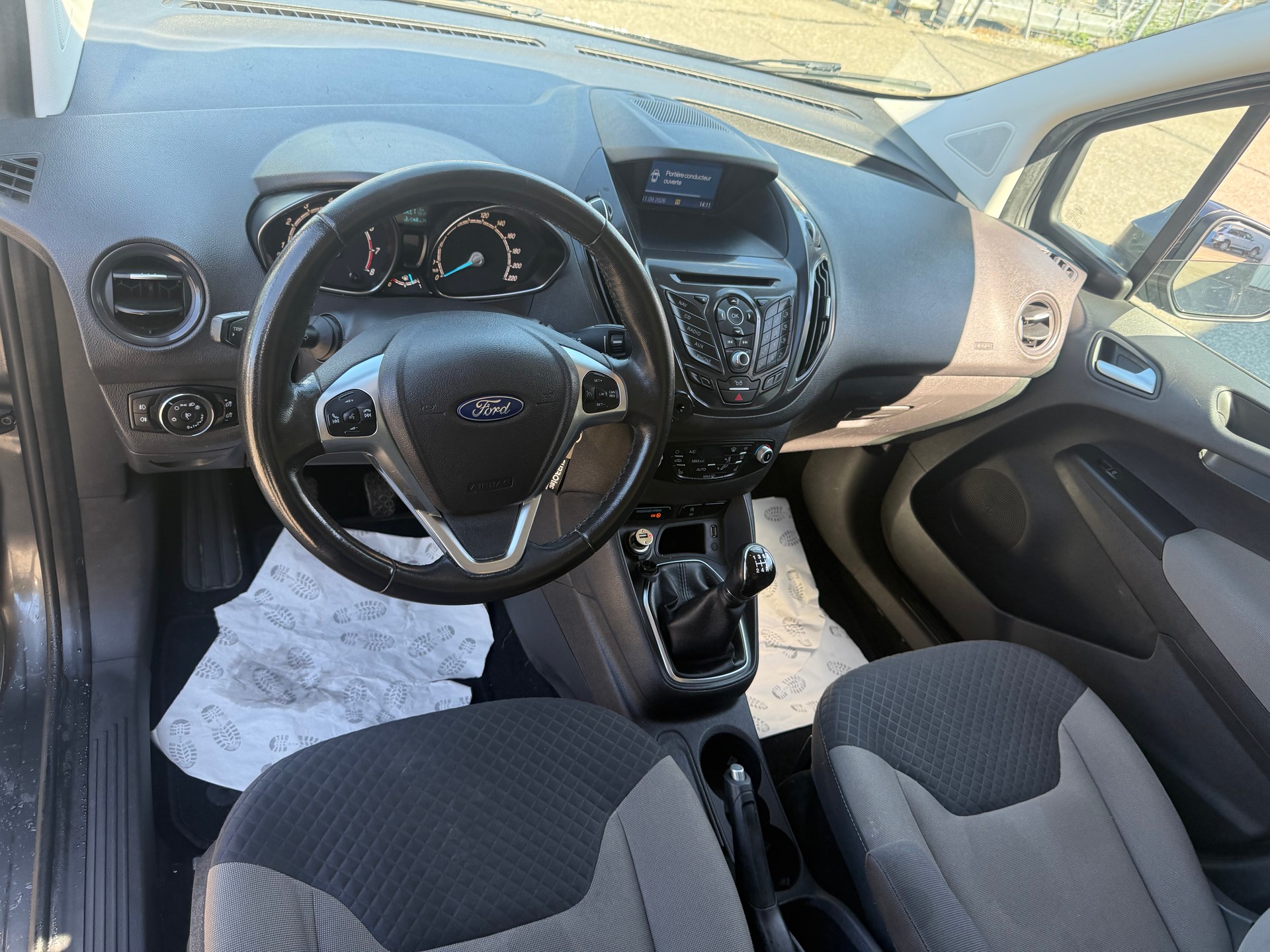 FORD Tourneo Courier 1.0 SCTi Trend-image-11