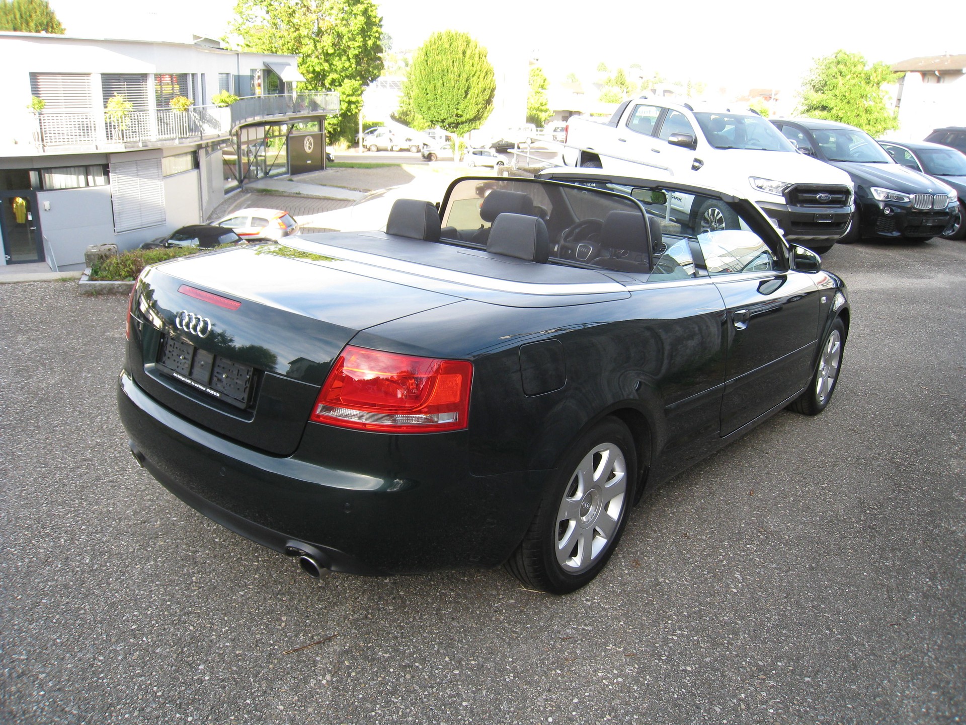 AUDI A4 Cabriolet 2.0T FSI-image-6