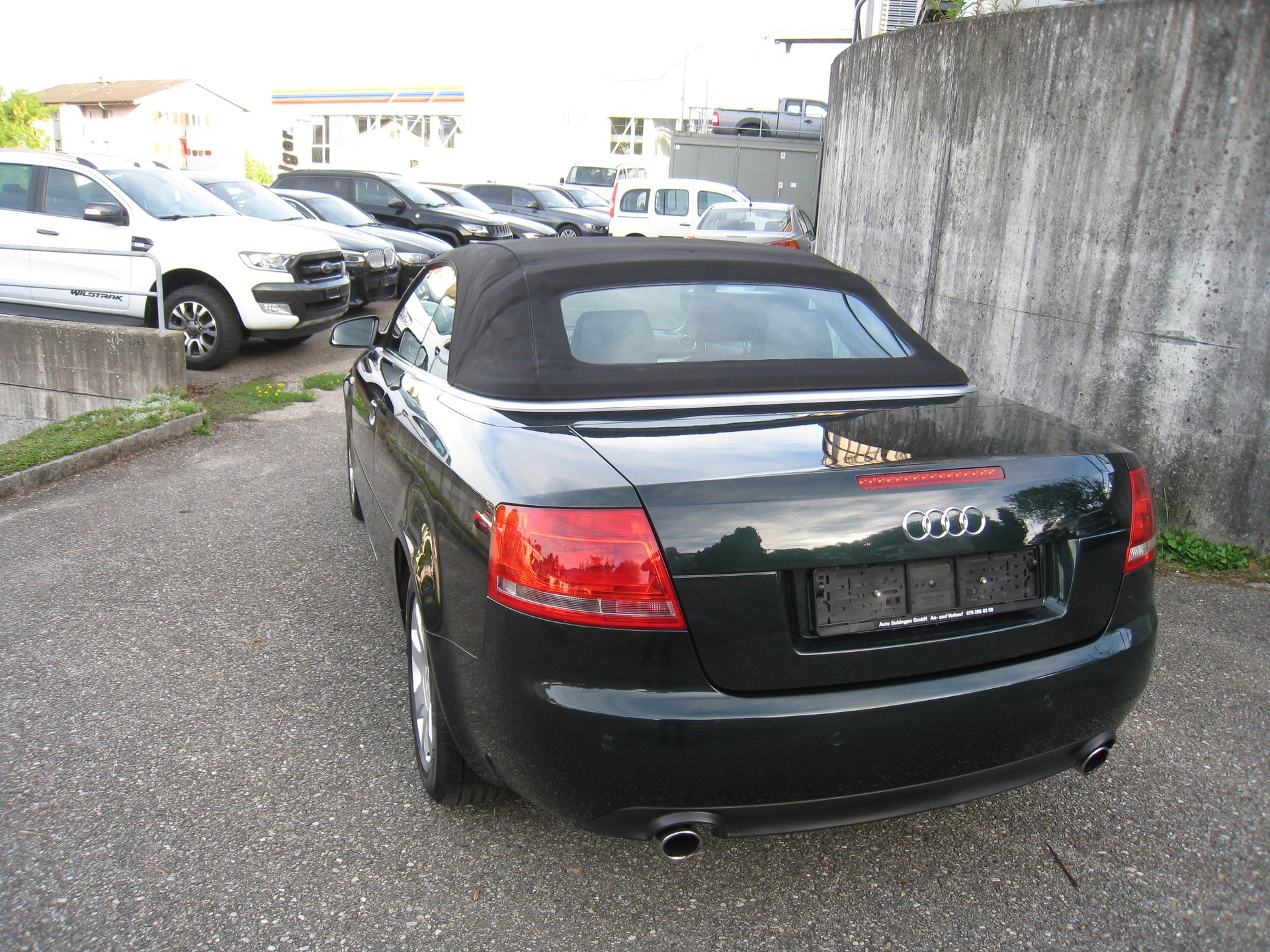 AUDI A4 Cabriolet 2.0T FSI-image-13
