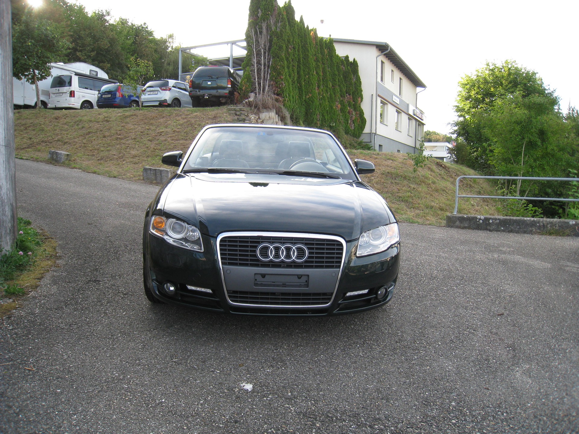 AUDI A4 Cabriolet 2.0T FSI-image-2
