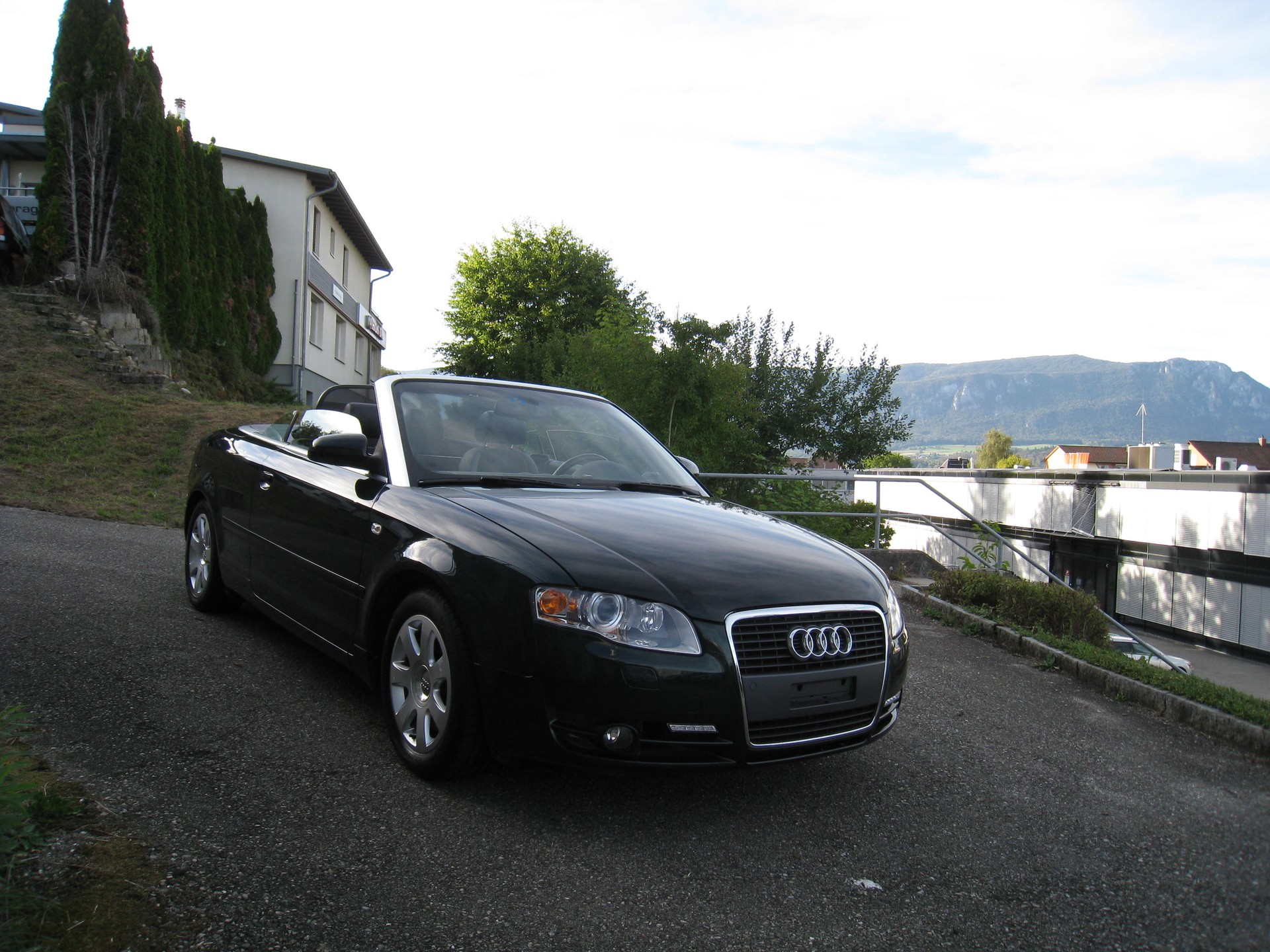 AUDI A4 Cabriolet 2.0T FSI-image-1