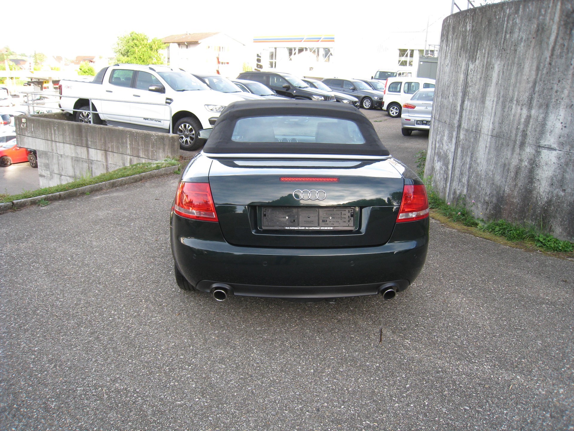AUDI A4 Cabriolet 2.0T FSI-image-11
