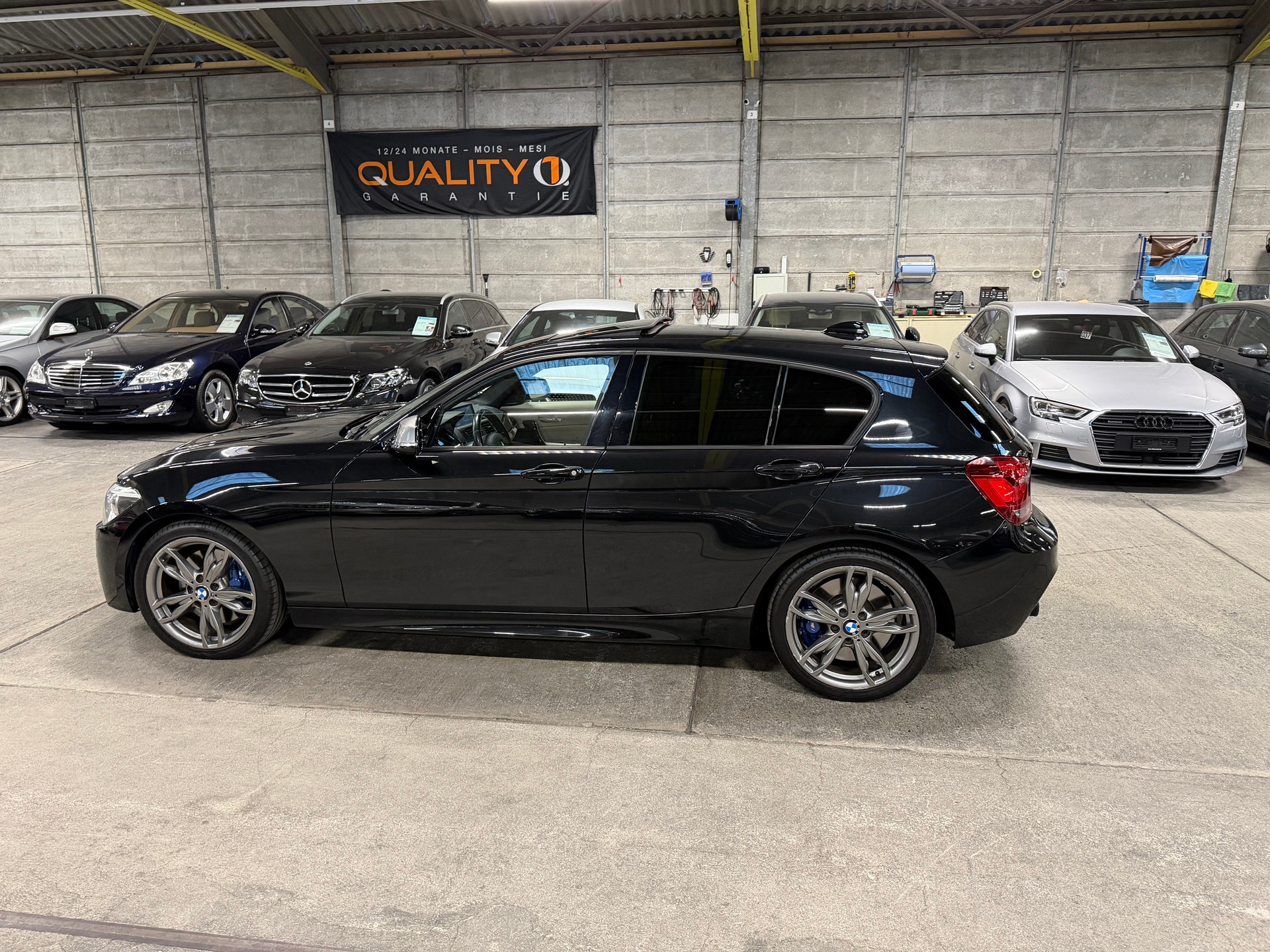 BMW M135i xDrive Steptronic-image-7