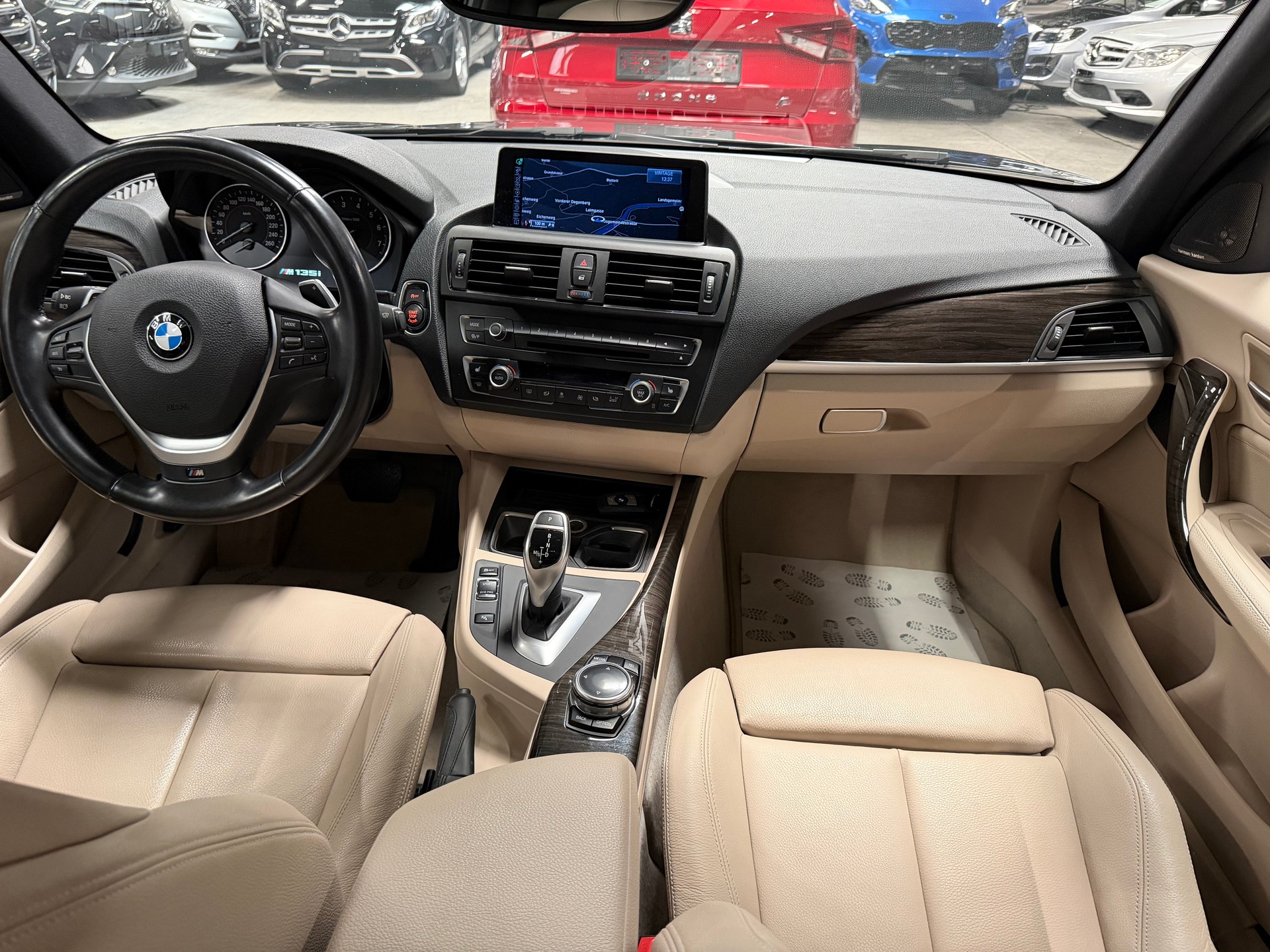 BMW M135i xDrive Steptronic-image-16