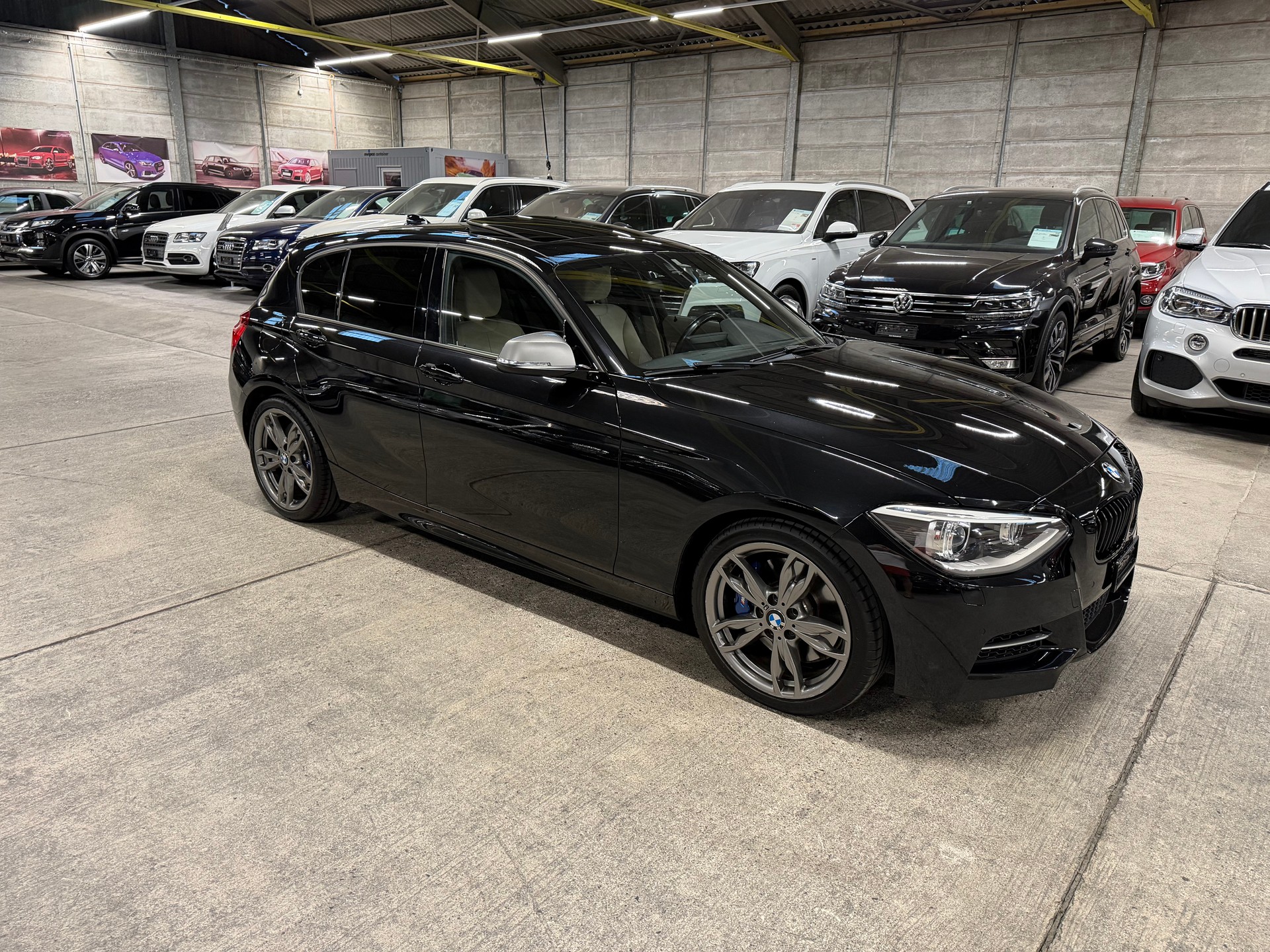BMW M135i xDrive Steptronic-image-1