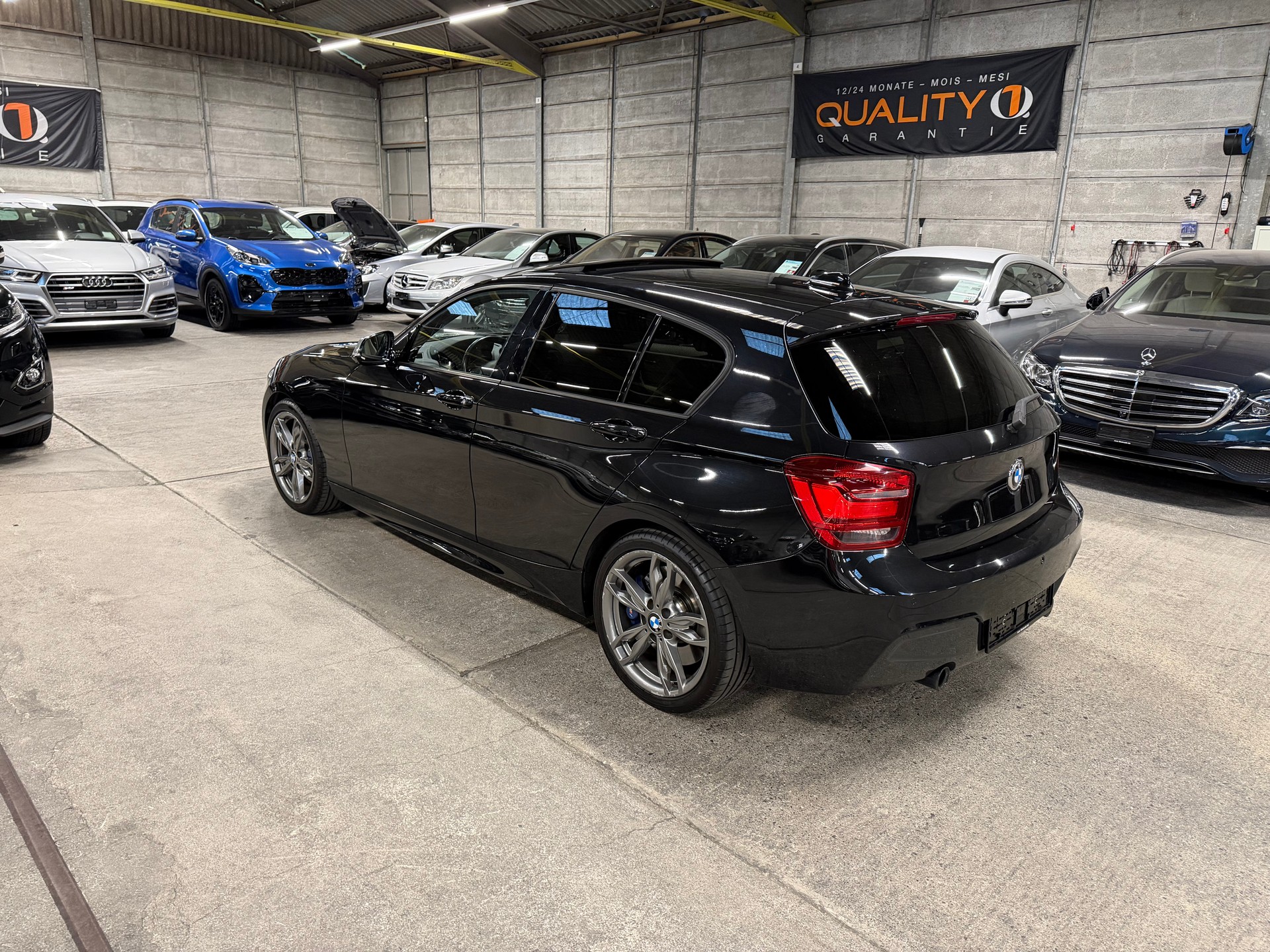 BMW M135i xDrive Steptronic-image-6