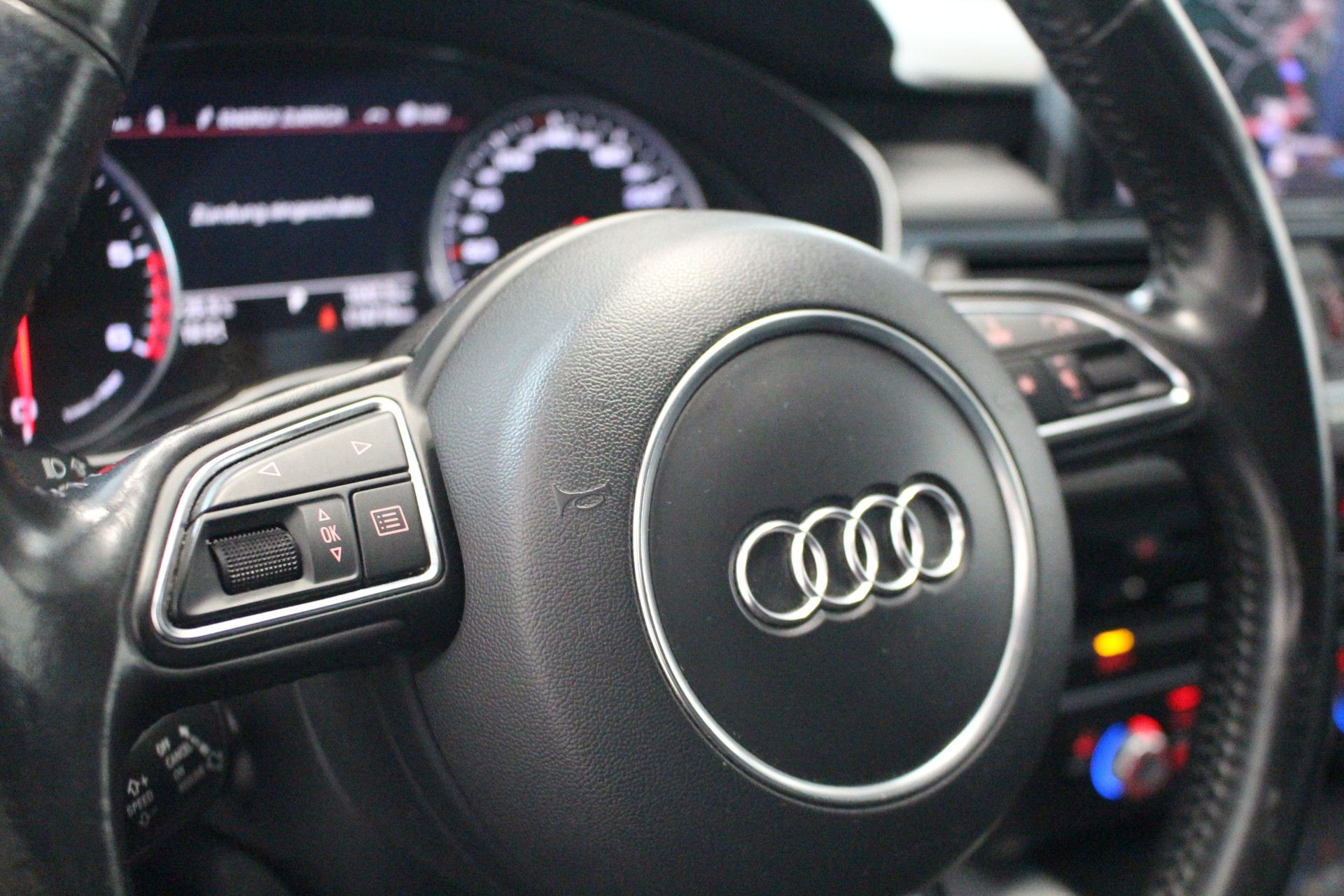 AUDI A6 Avant 3.0 V6 TDI 245 quattro S-Tr.-image-13