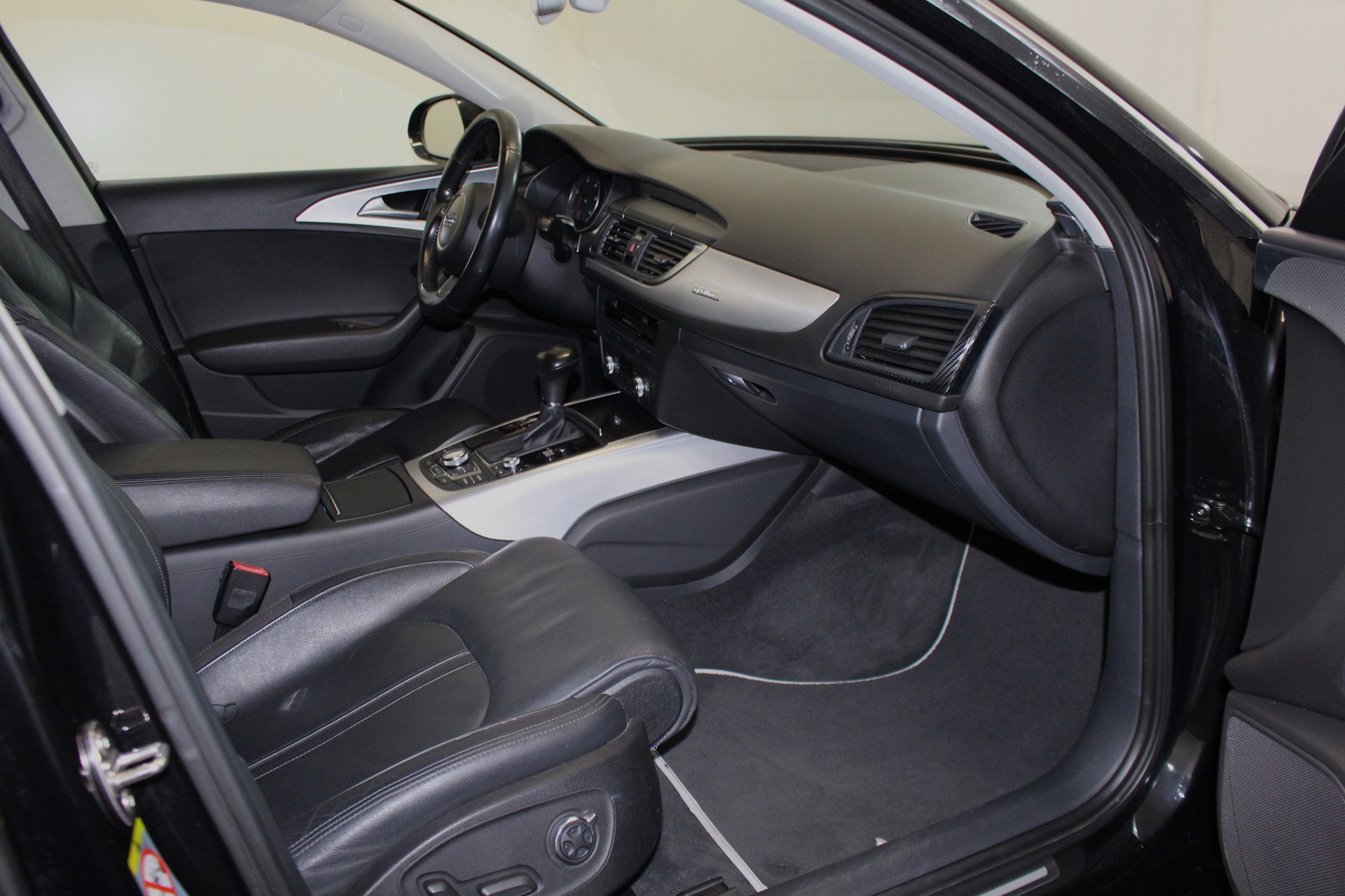 AUDI A6 Avant 3.0 V6 TDI 245 quattro S-Tr.-image-10