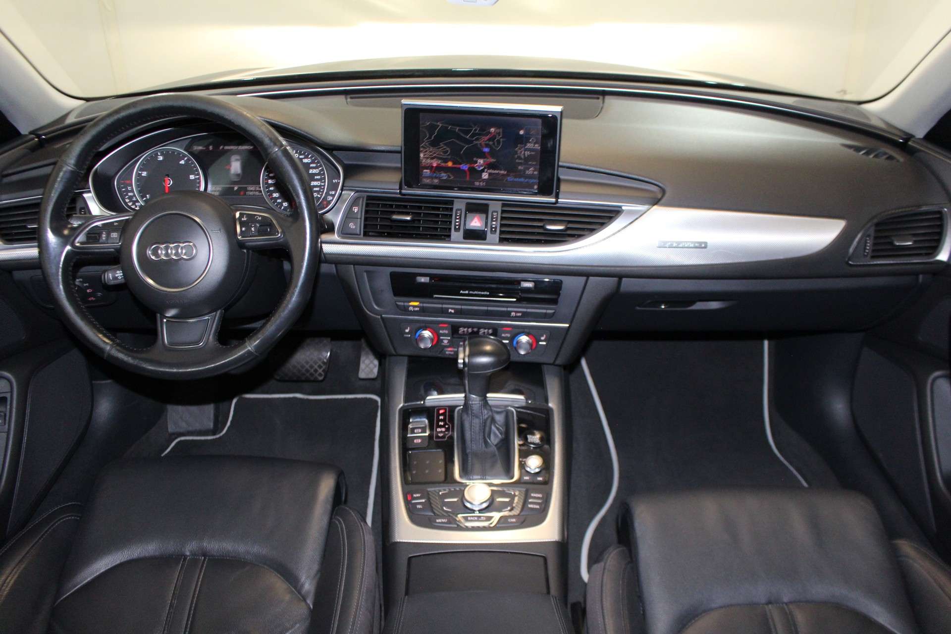 AUDI A6 Avant 3.0 V6 TDI 245 quattro S-Tr.-image-12