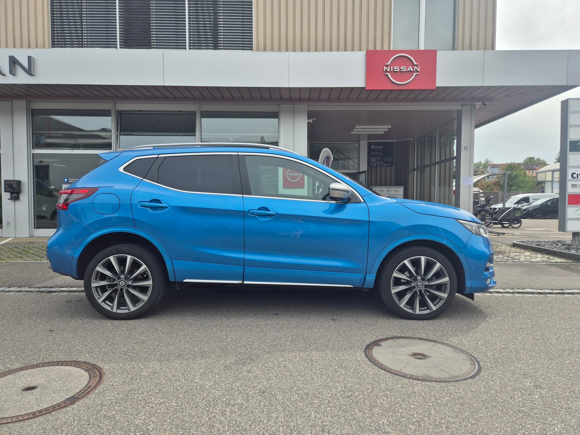 NISSAN Qashqai 1.7 dCi tekna+ Xtronic ALL-MODE 4x4-image-2