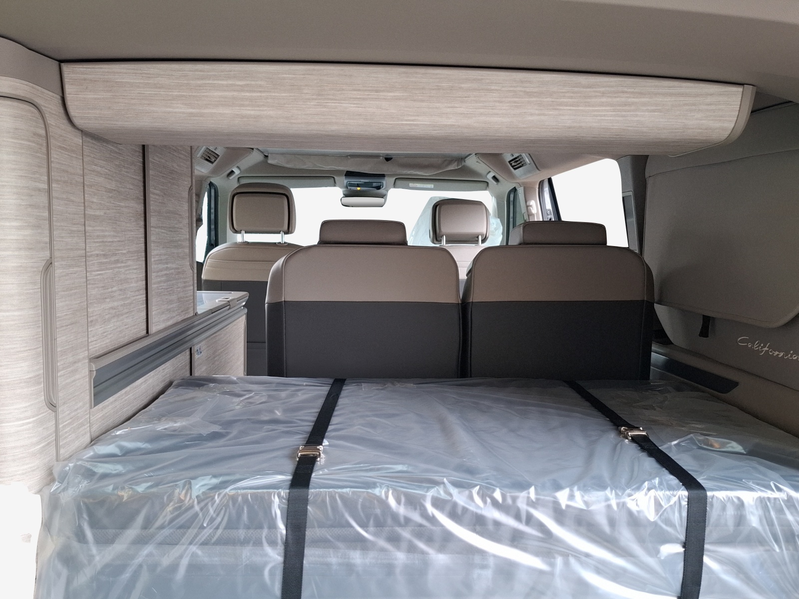 VW California eHybrid Ocean Liberty 4Motion-image-12
