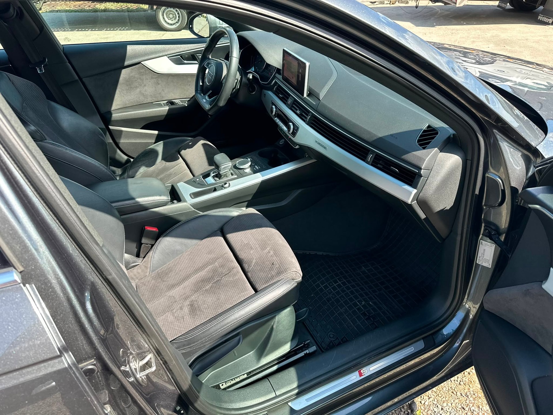 AUDI A4 Avant 2.0 TDI Sport quattro S-tronic-image-3