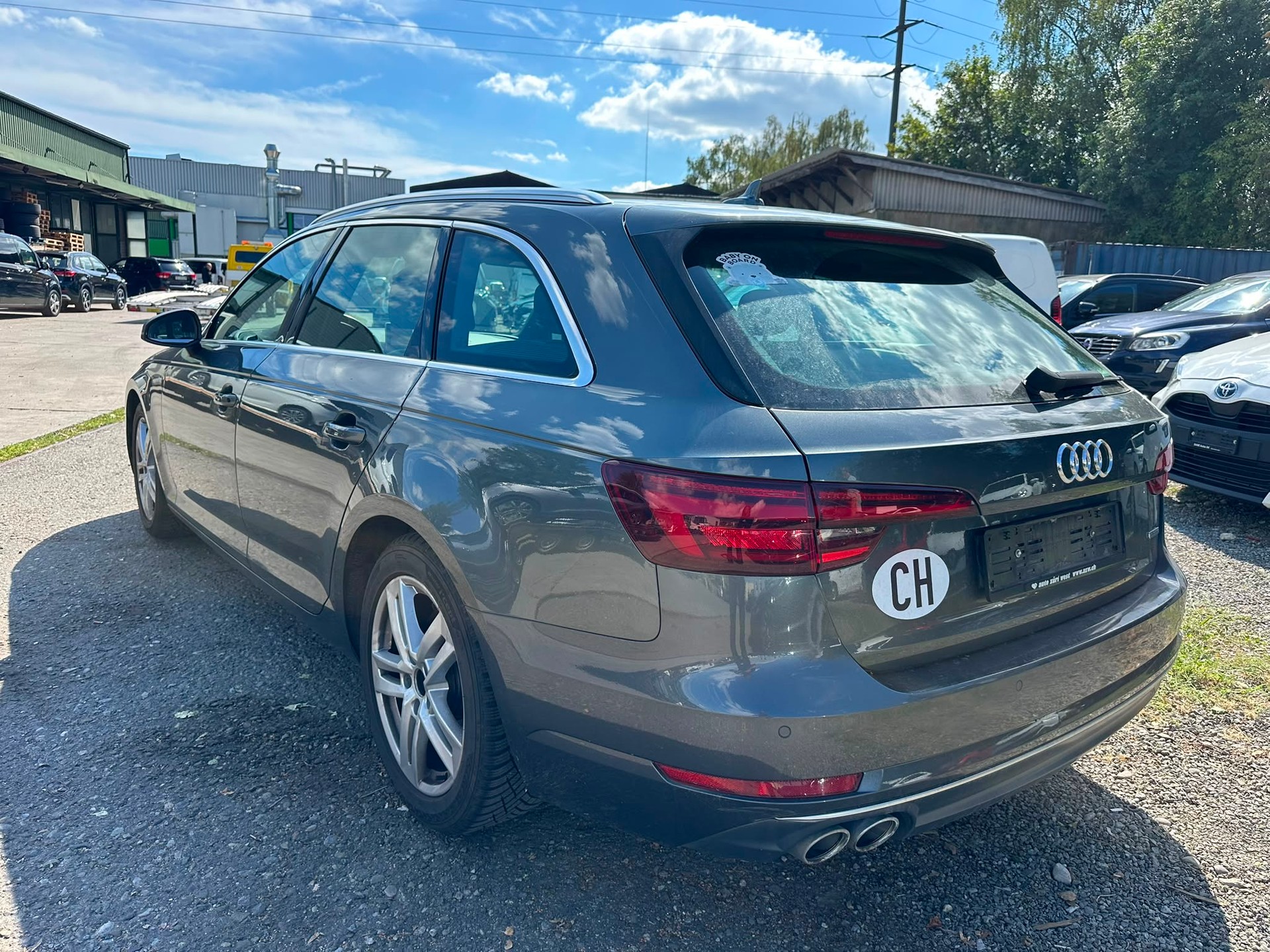 AUDI A4 Avant 2.0 TDI Sport quattro S-tronic-image-12