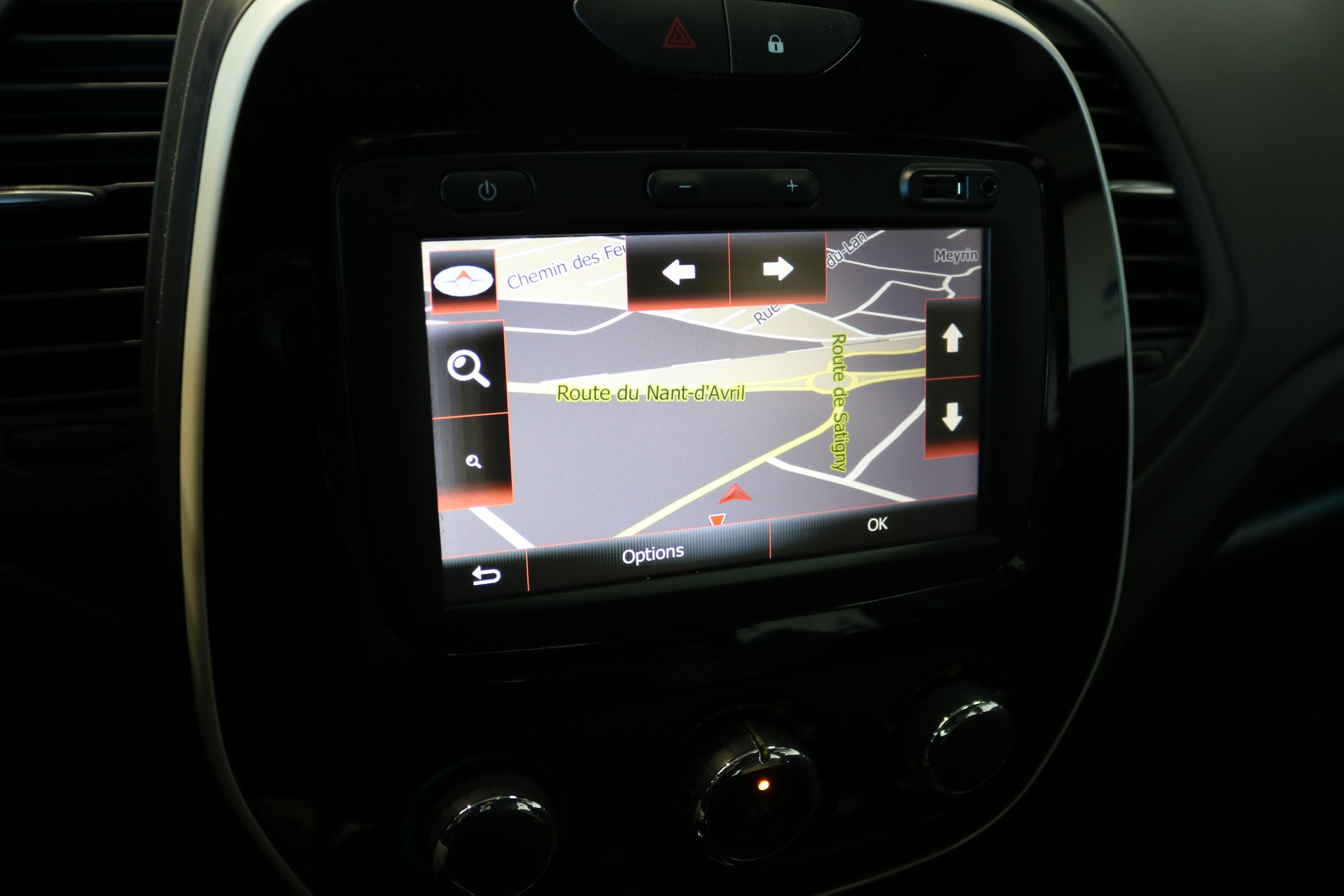 RENAULT Captur 0.9 12V Zen-image-44