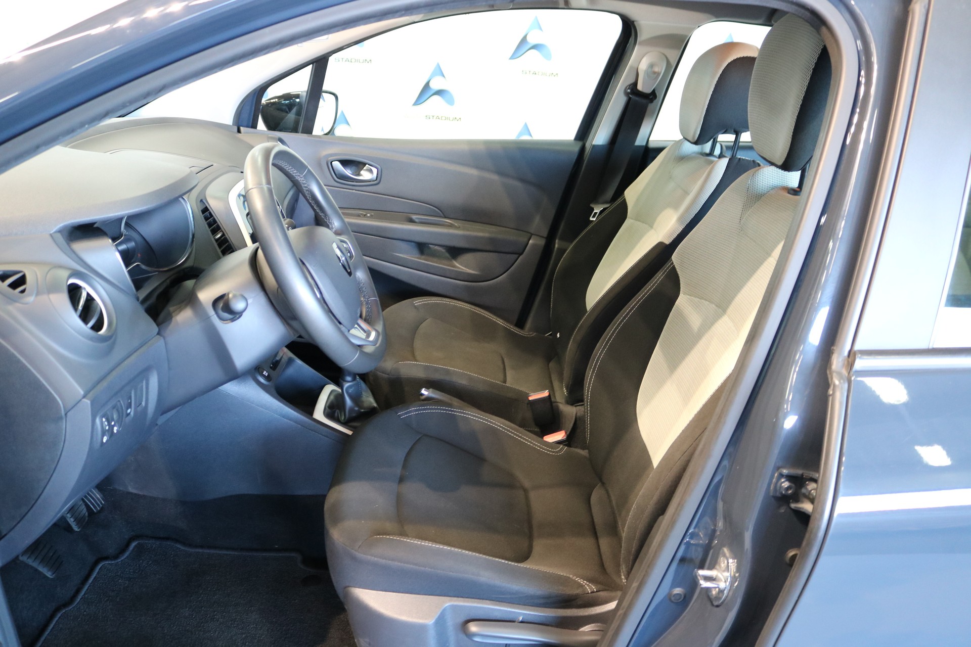 RENAULT Captur 0.9 12V Zen-image-36