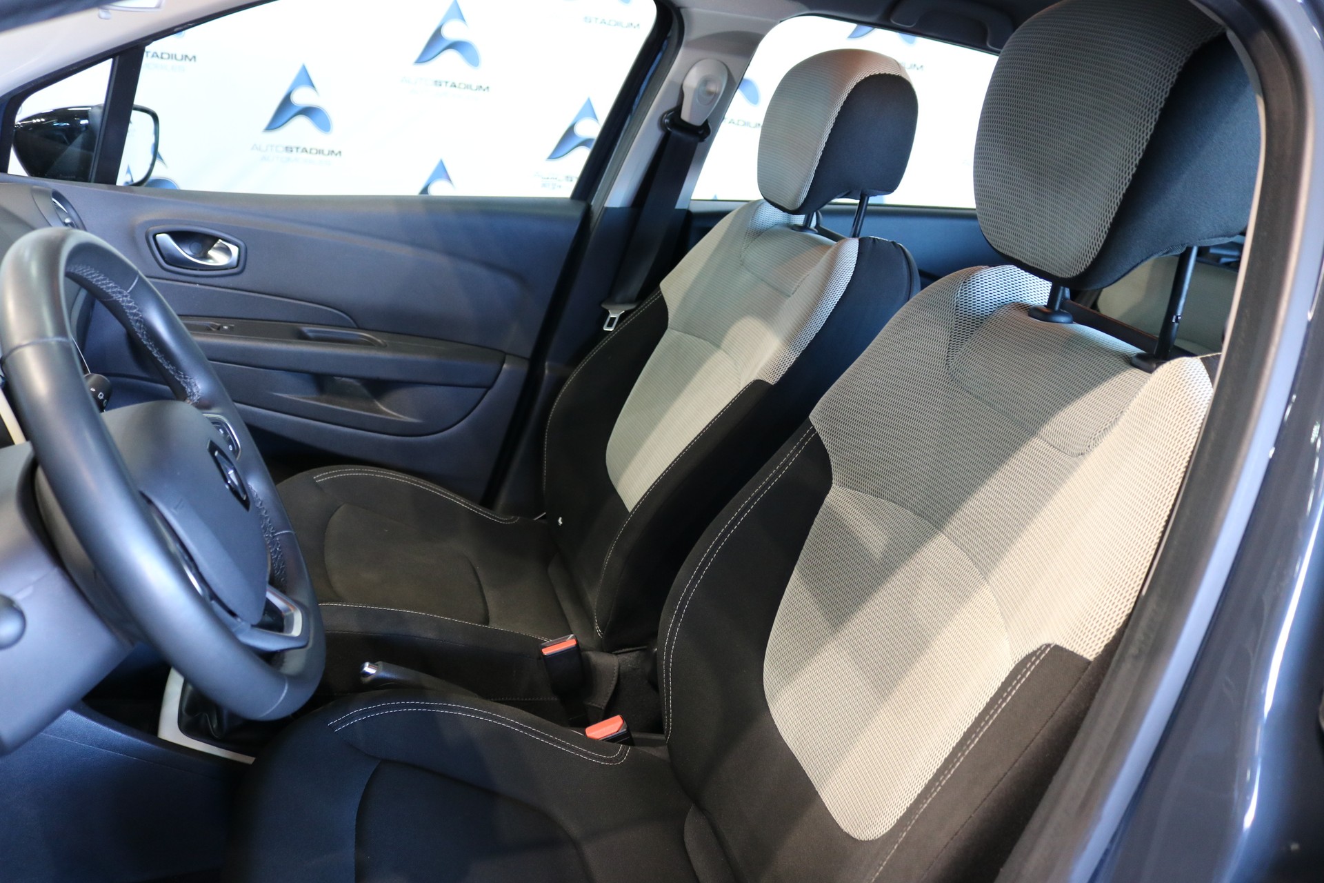 RENAULT Captur 0.9 12V Zen-image-37