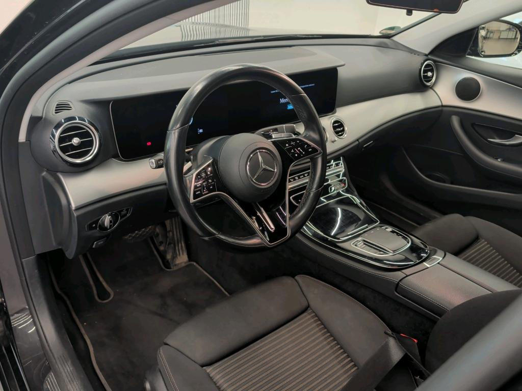 MERCEDES-BENZ E 220 d T 9G-Tronic ** CH Fahrzeug ** 1. Hand ** Frisch ab MFK und Service **-image-3