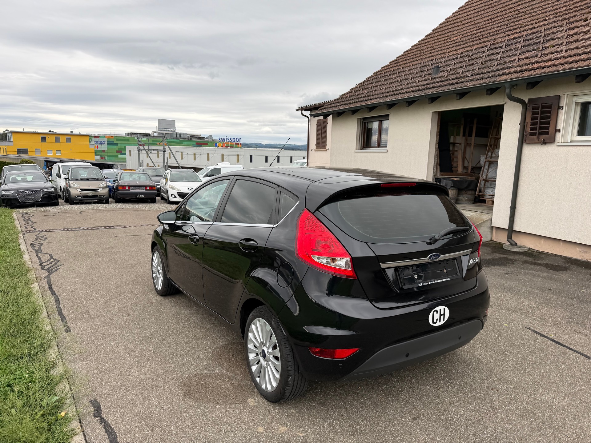 FORD Fiesta 1.4 16V Titanium-image-10