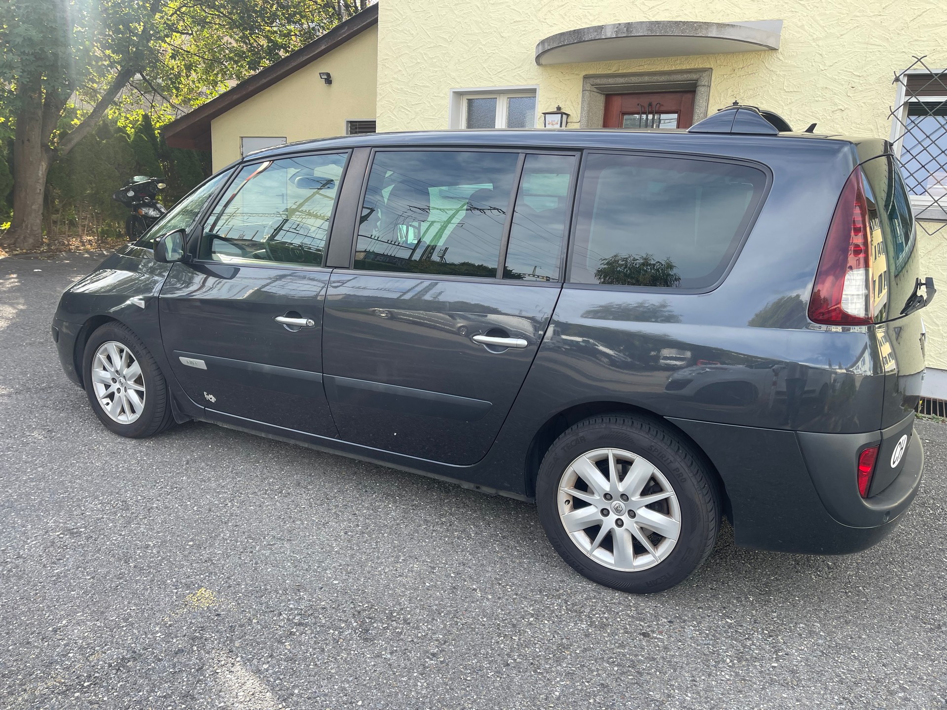 RENAULT Grand Espace 2.0 dCi Initiale Automatic-image-2