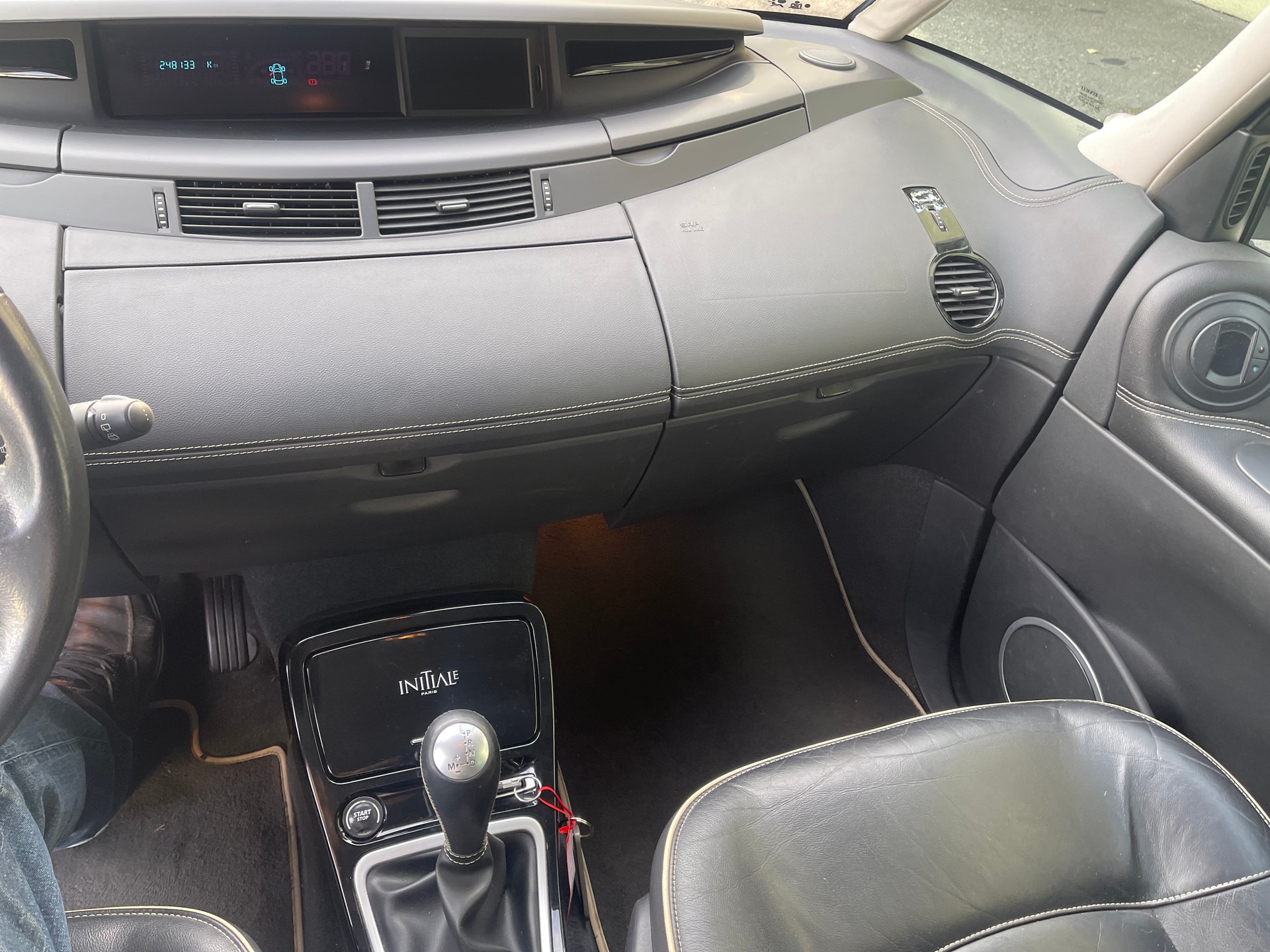 RENAULT Grand Espace 2.0 dCi Initiale Automatic-image-6