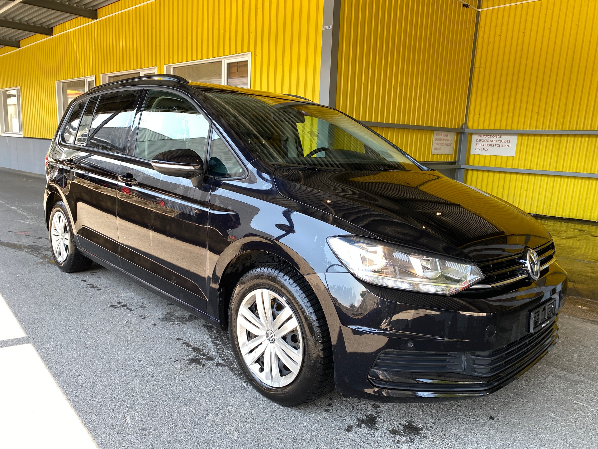 VW Touran 1.6 TDI BlueMotion Technology Trendline-image-1