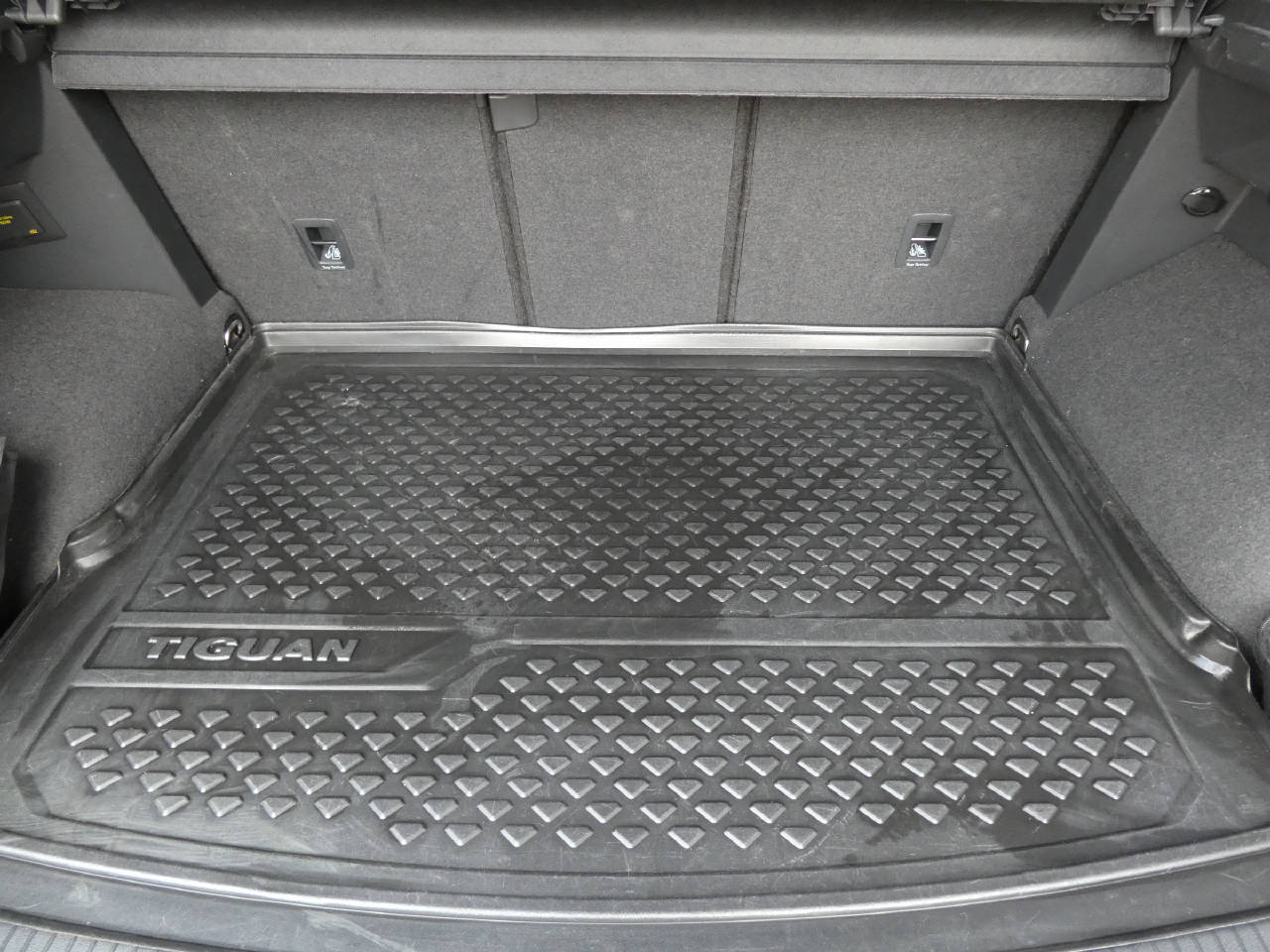 VW Tiguan 2.0 TSI R DSG-image-14