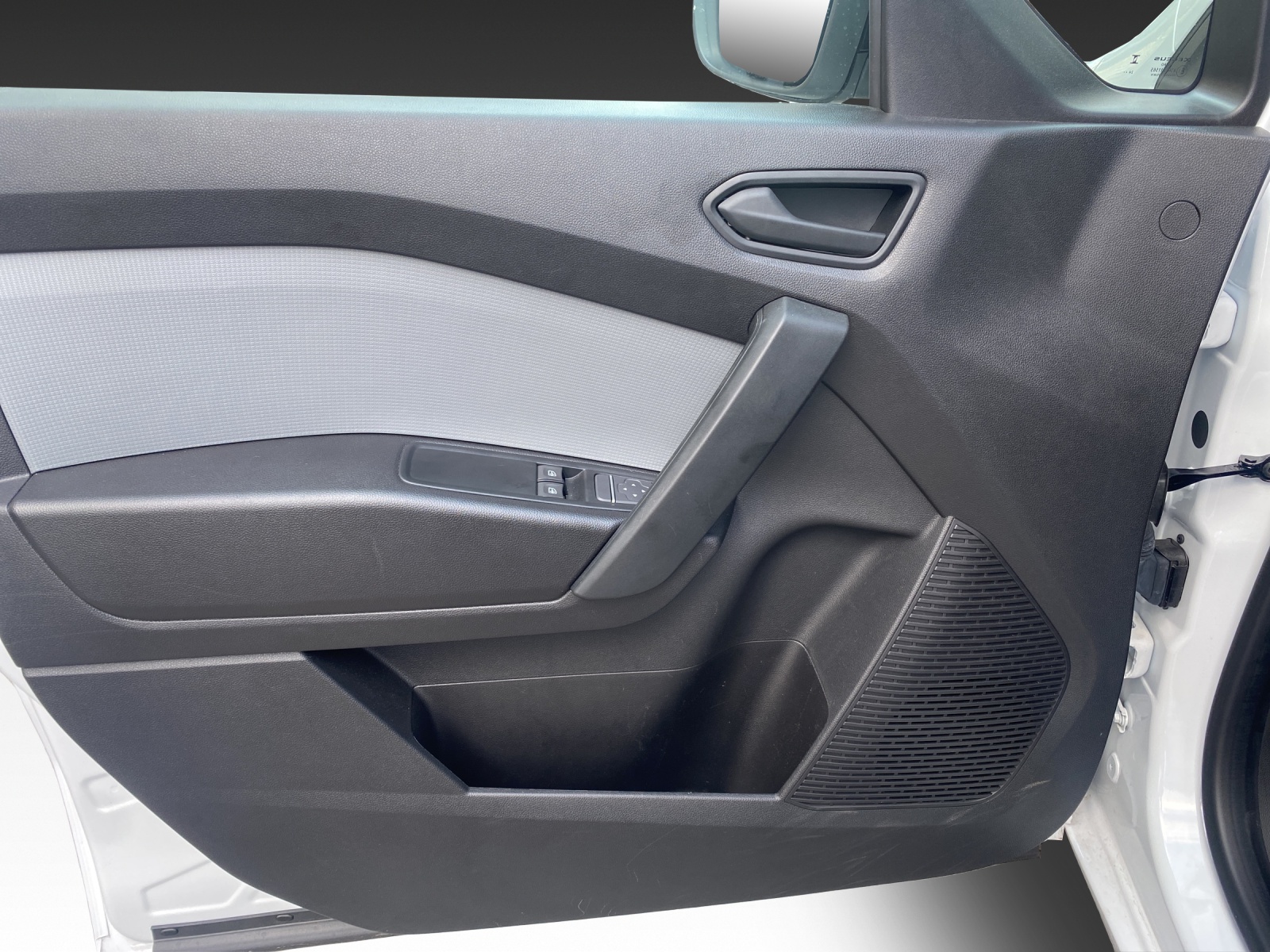 NISSAN Townstar EV45 kWh 22kW L1 Acenta-image-11