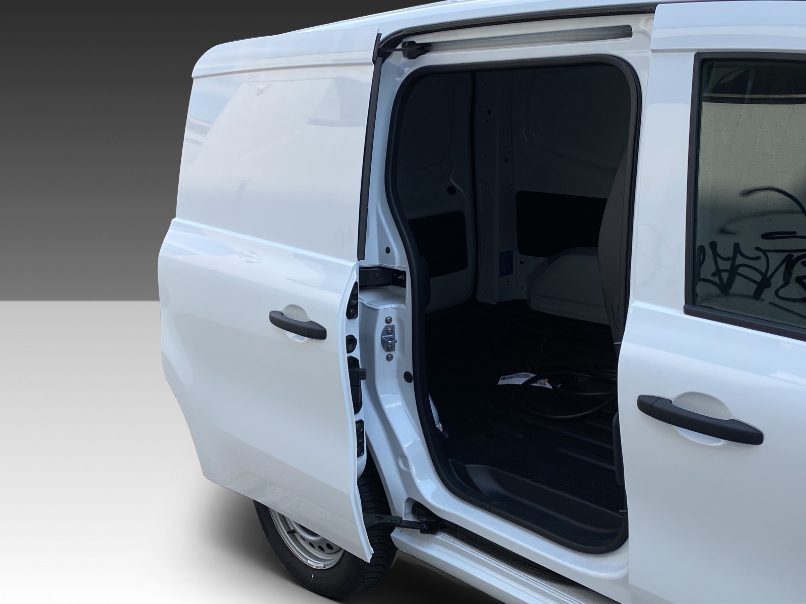NISSAN Townstar EV45 kWh 22kW L1 Acenta-image-16