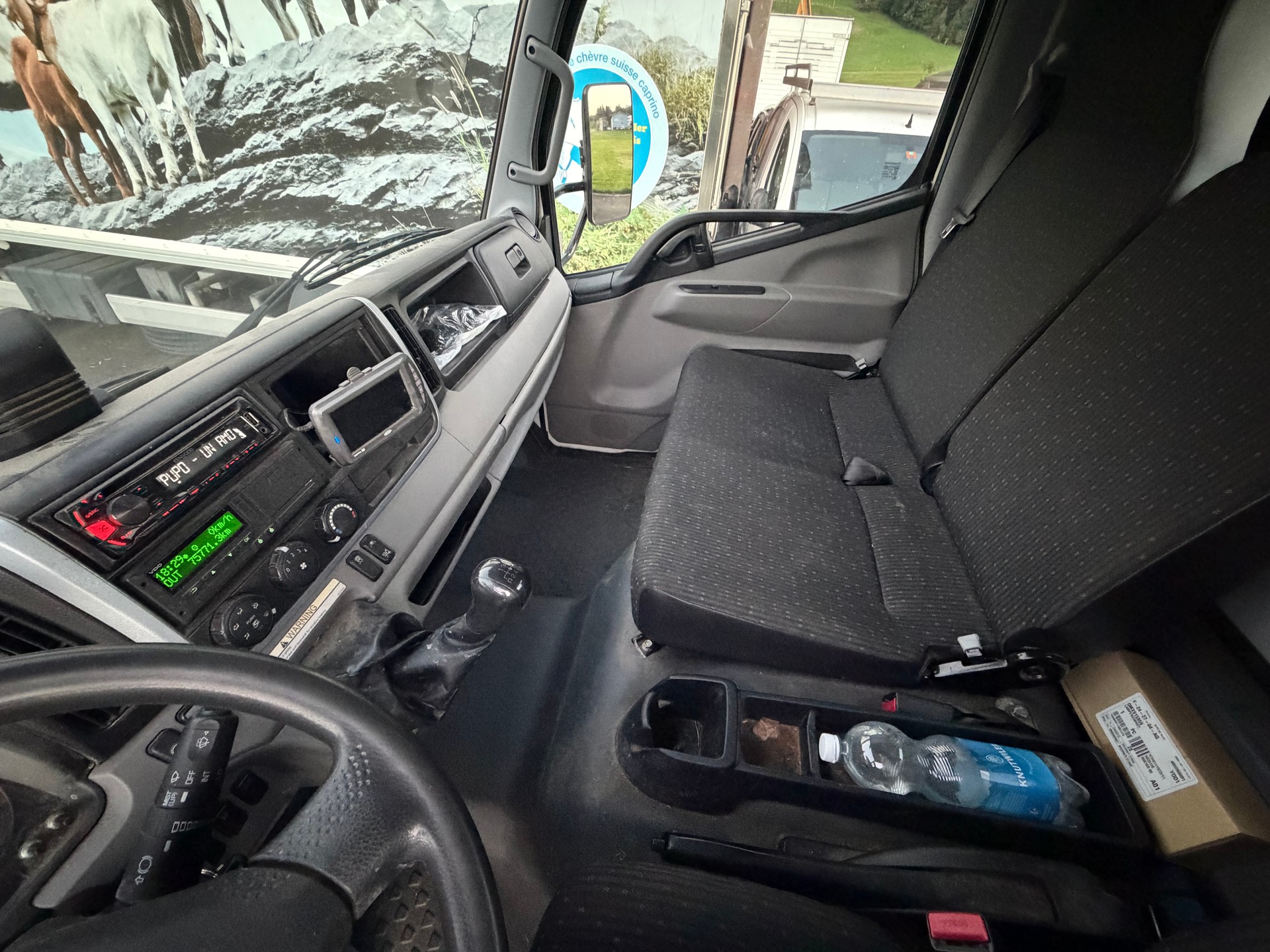 MITSUBISHI FUSO Canter 7C15-image-11