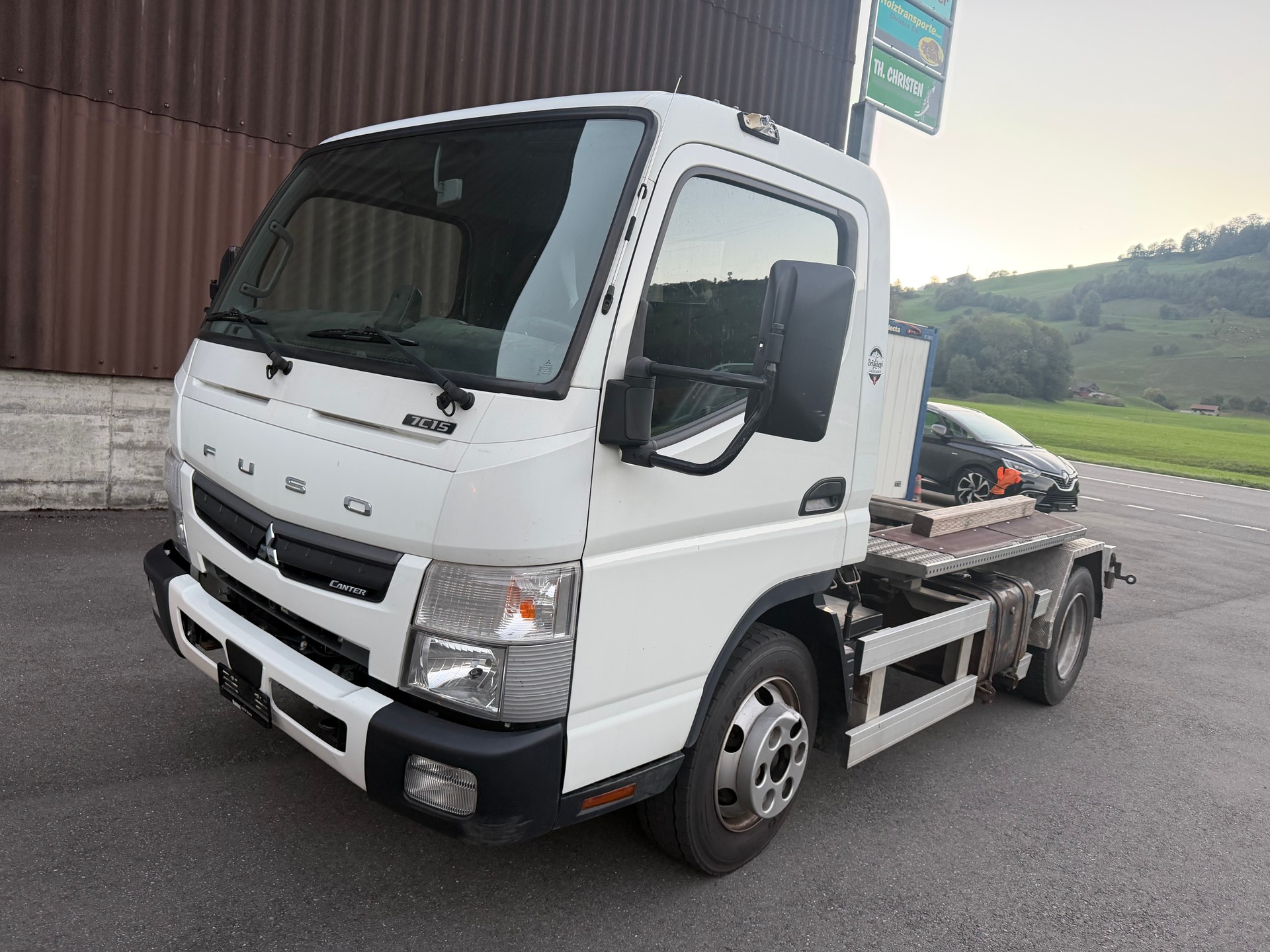 MITSUBISHI FUSO Canter 7C15-image-2