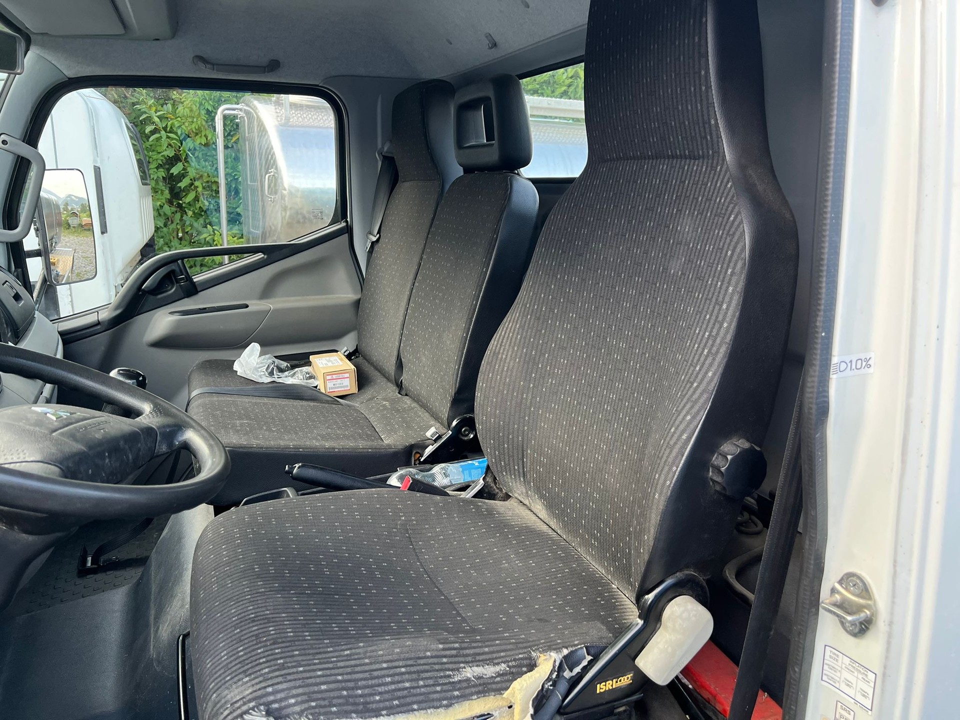 MITSUBISHI FUSO Canter 7C15-image-12