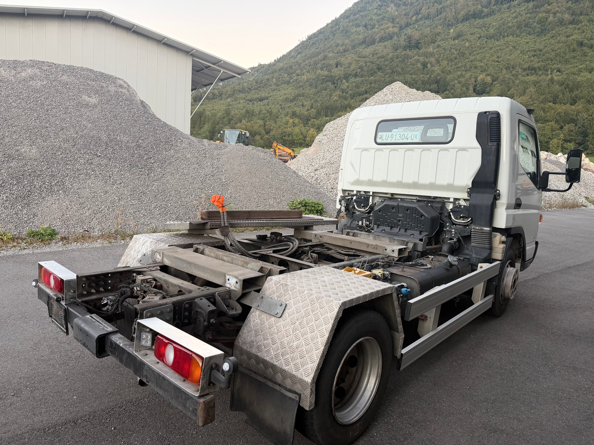 MITSUBISHI FUSO Canter 7C15-image-4