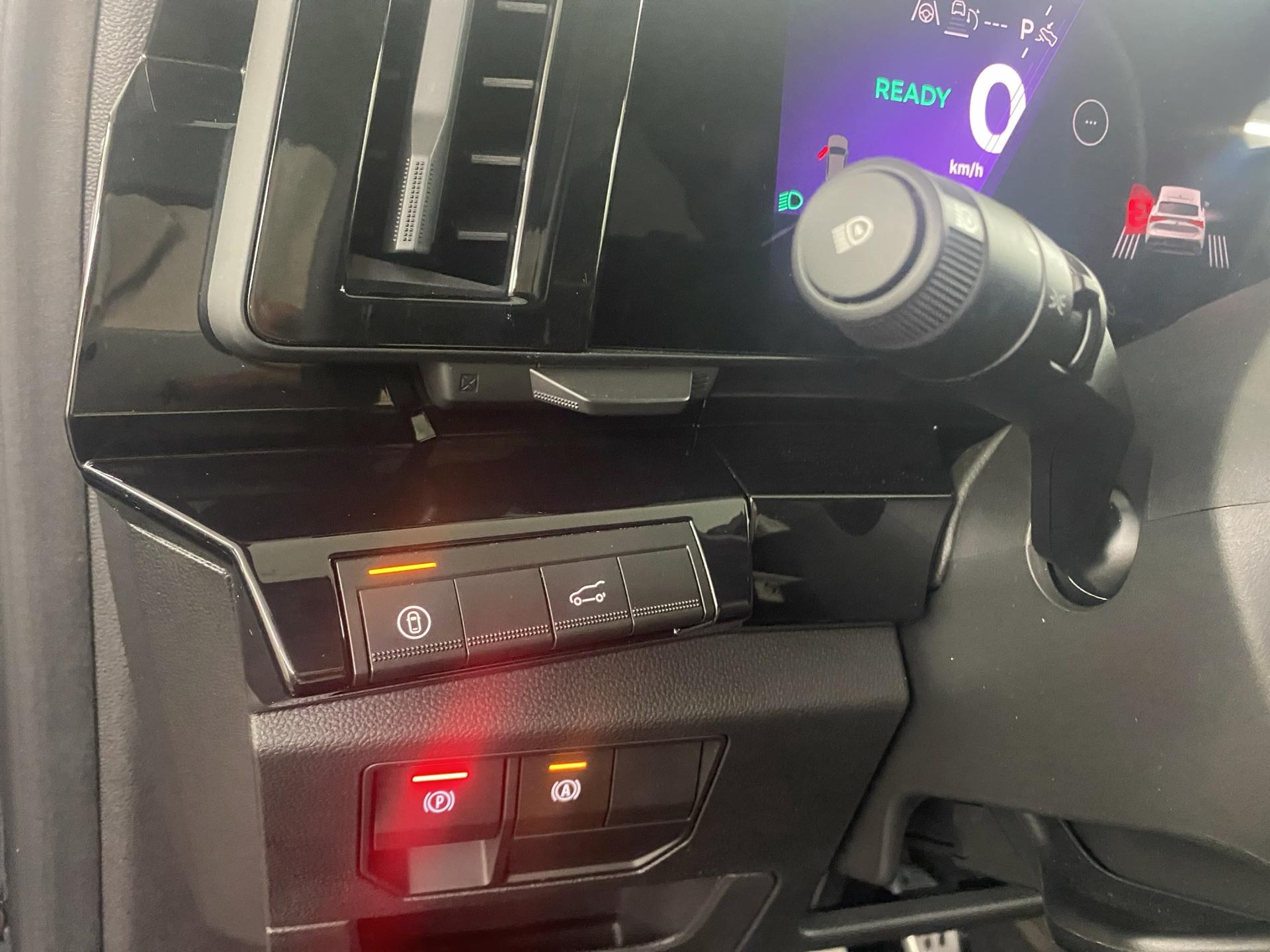 RENAULT Rafale 1.2 E-Tech Hybrid 200 Esprit Alpine-image-17