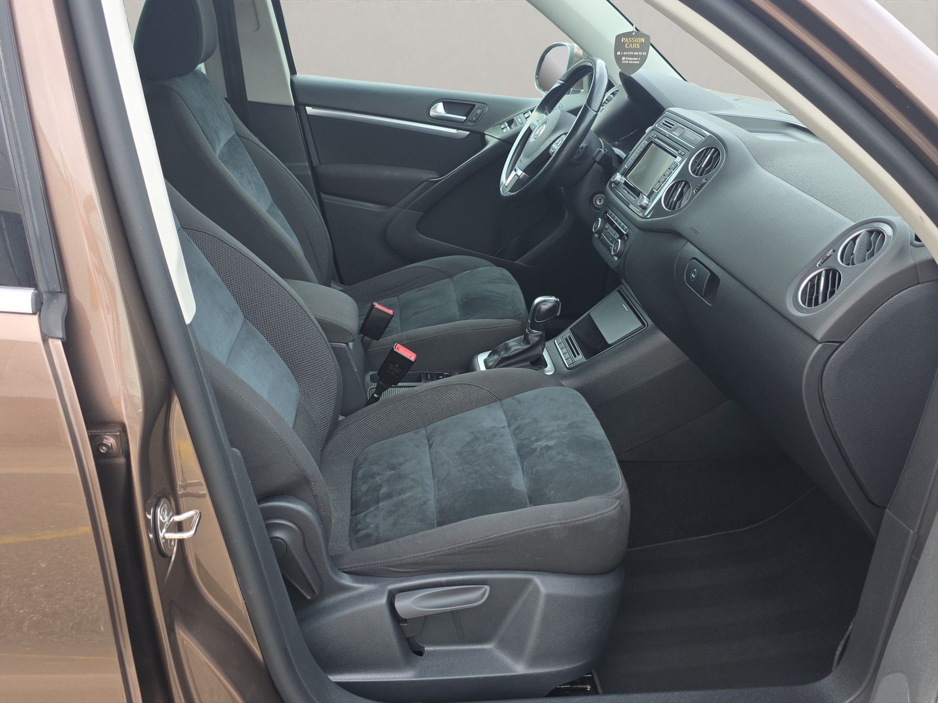VW Tiguan 2.0 TDI BMT Design 4Motion DSG-image-12