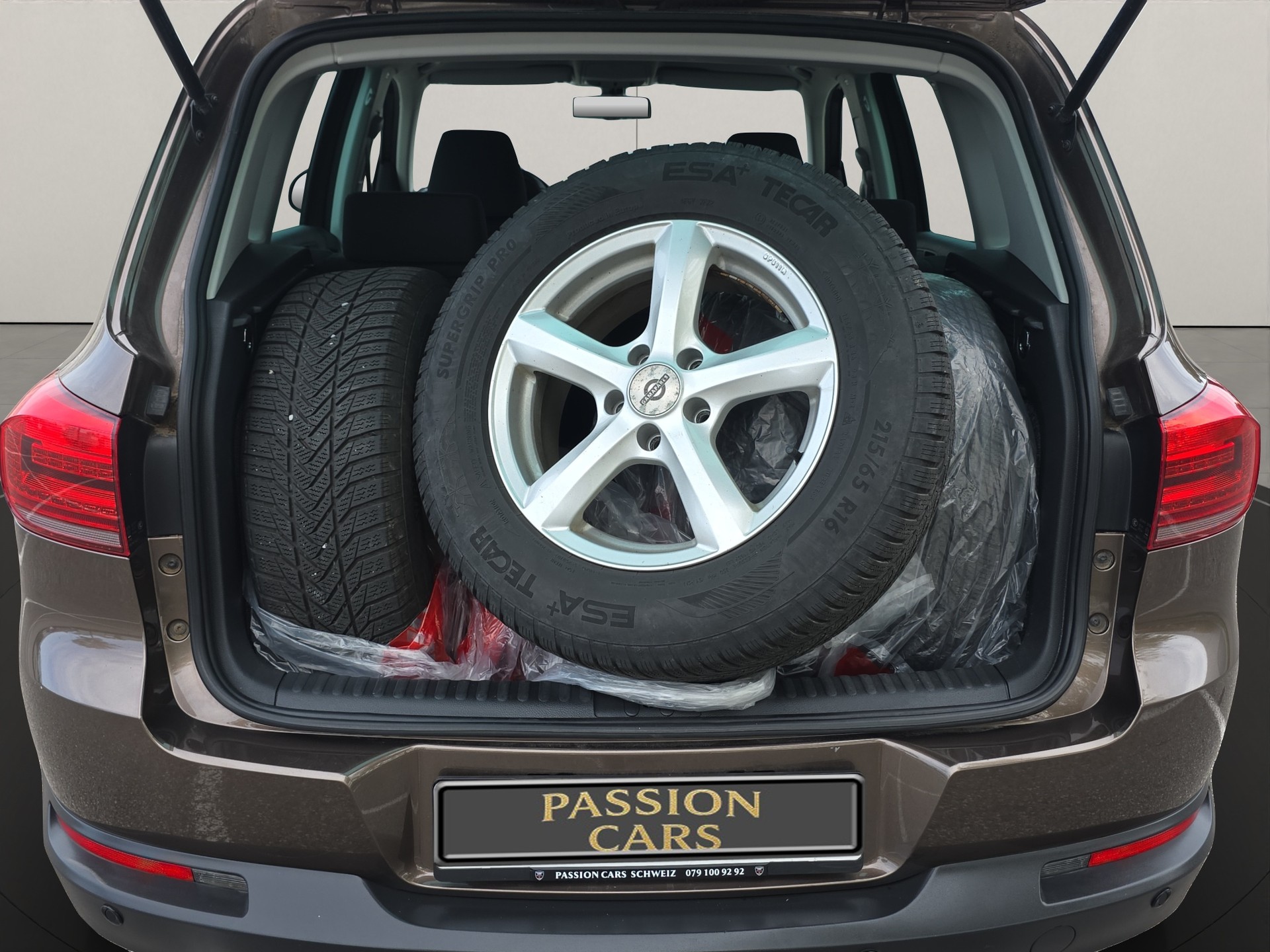 VW Tiguan 2.0 TDI BMT Design 4Motion DSG-image-14