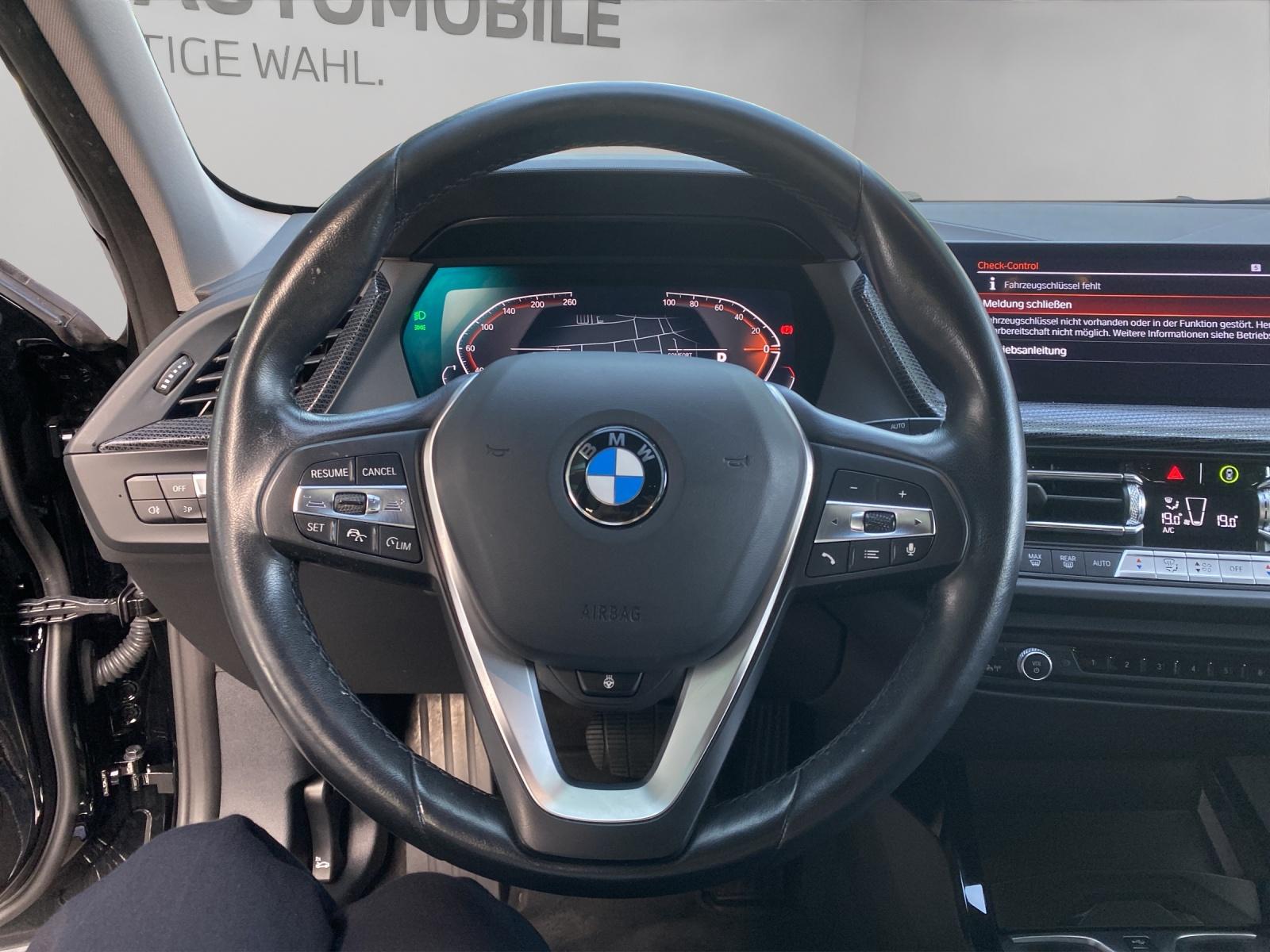 BMW 118i-image-5