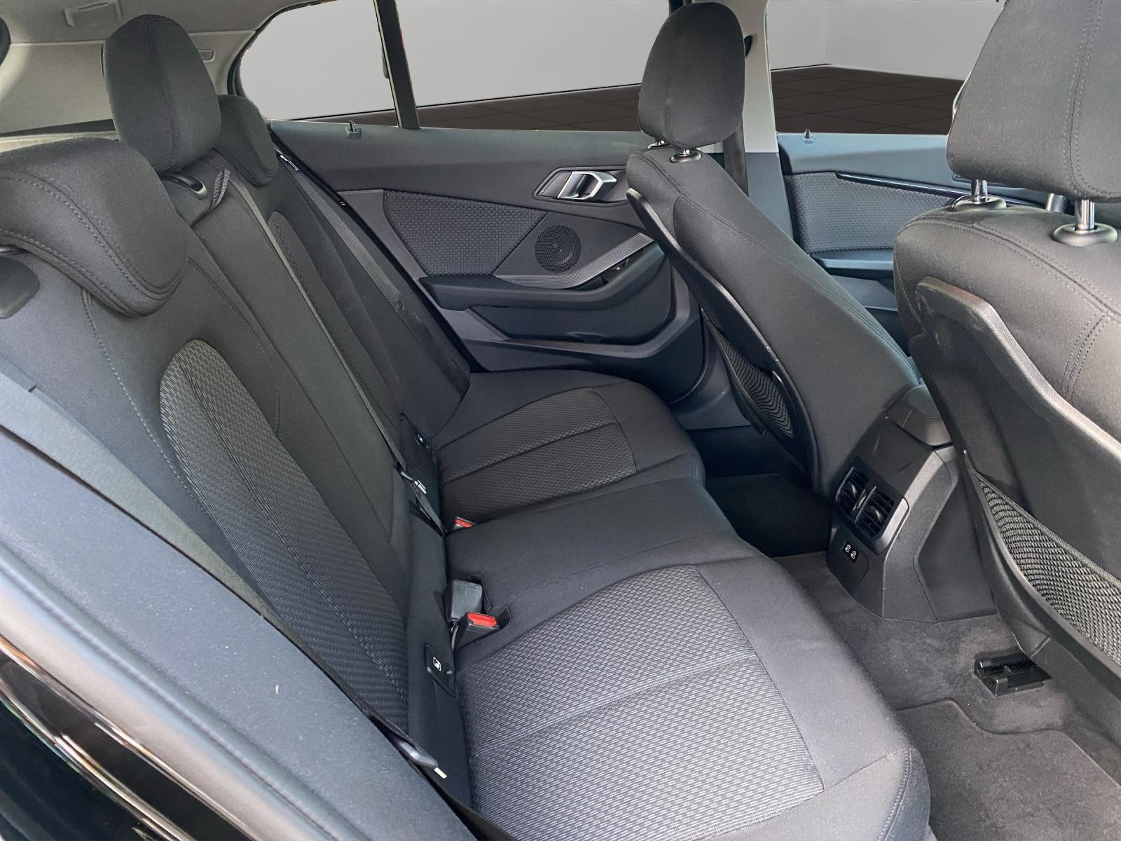 BMW 118i-image-19