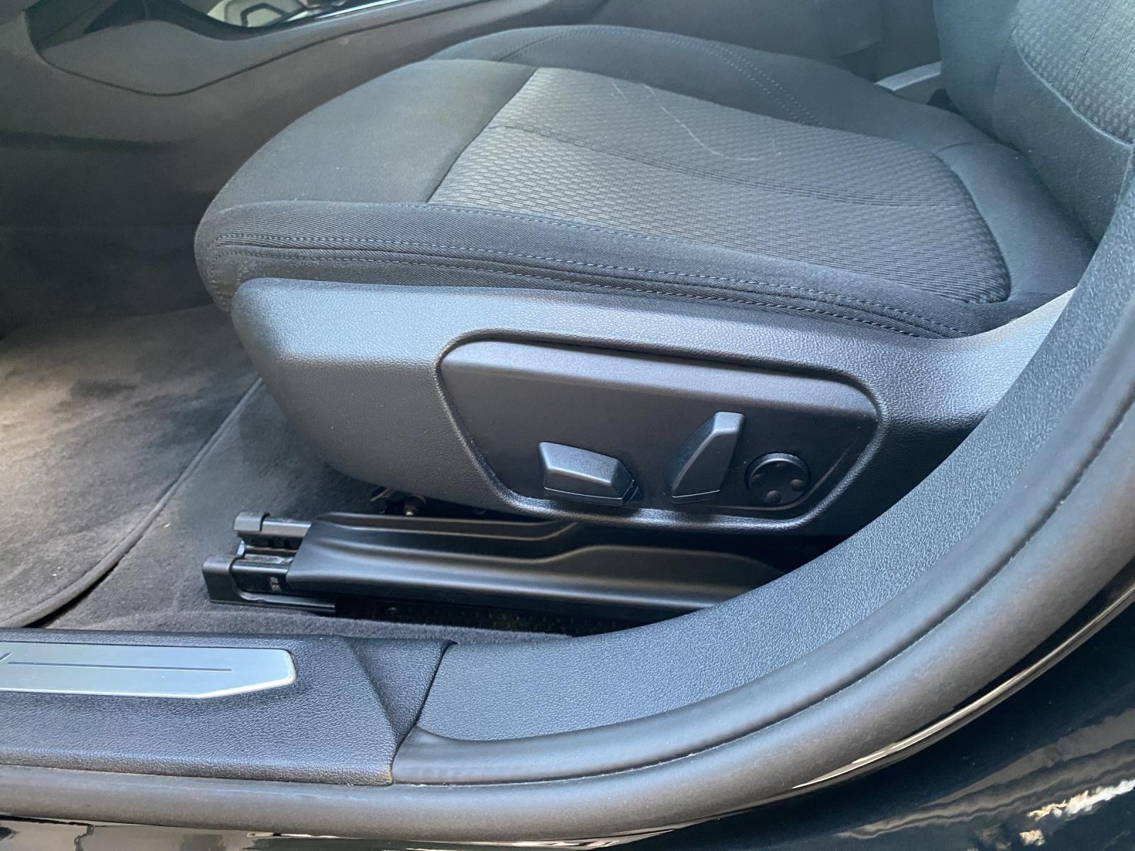 BMW 118i-image-18