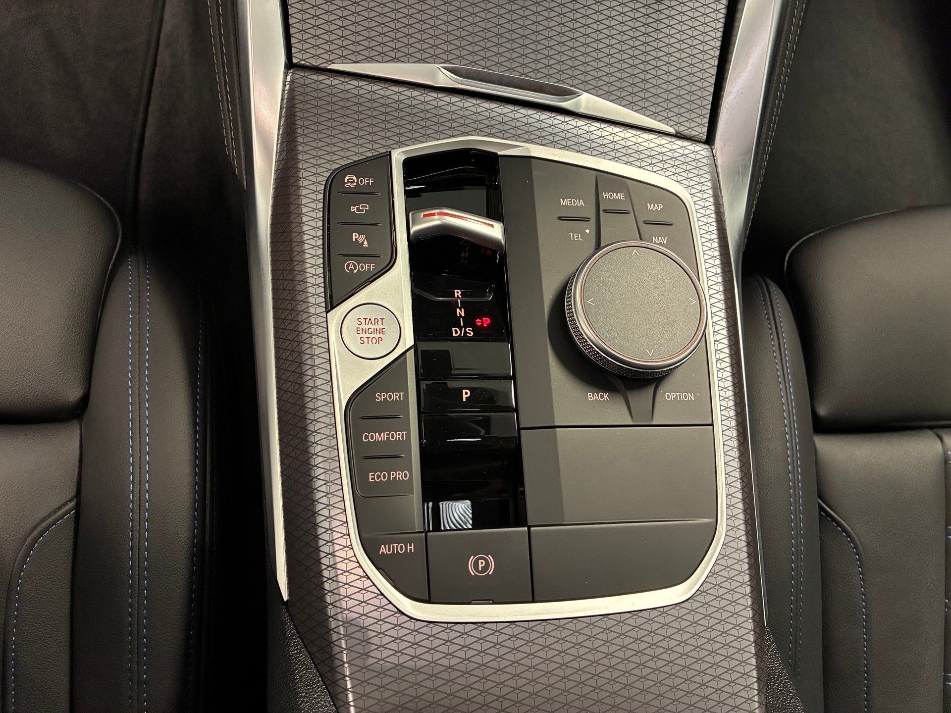 BMW M440i xDrive Gran Coupé-image-15