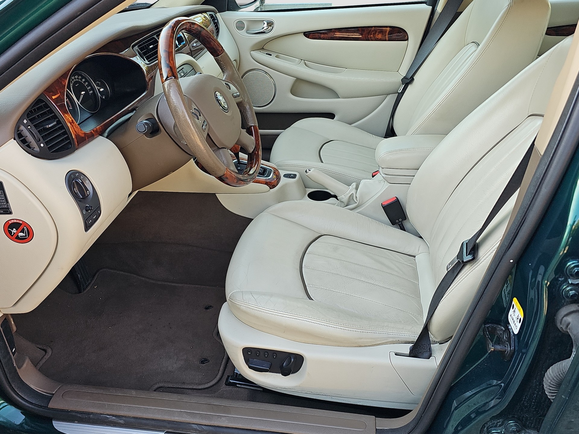 JAGUAR X-Type 3.0 V6 Traction4 Sovereign Anniv. Pack Aut.-image-8
