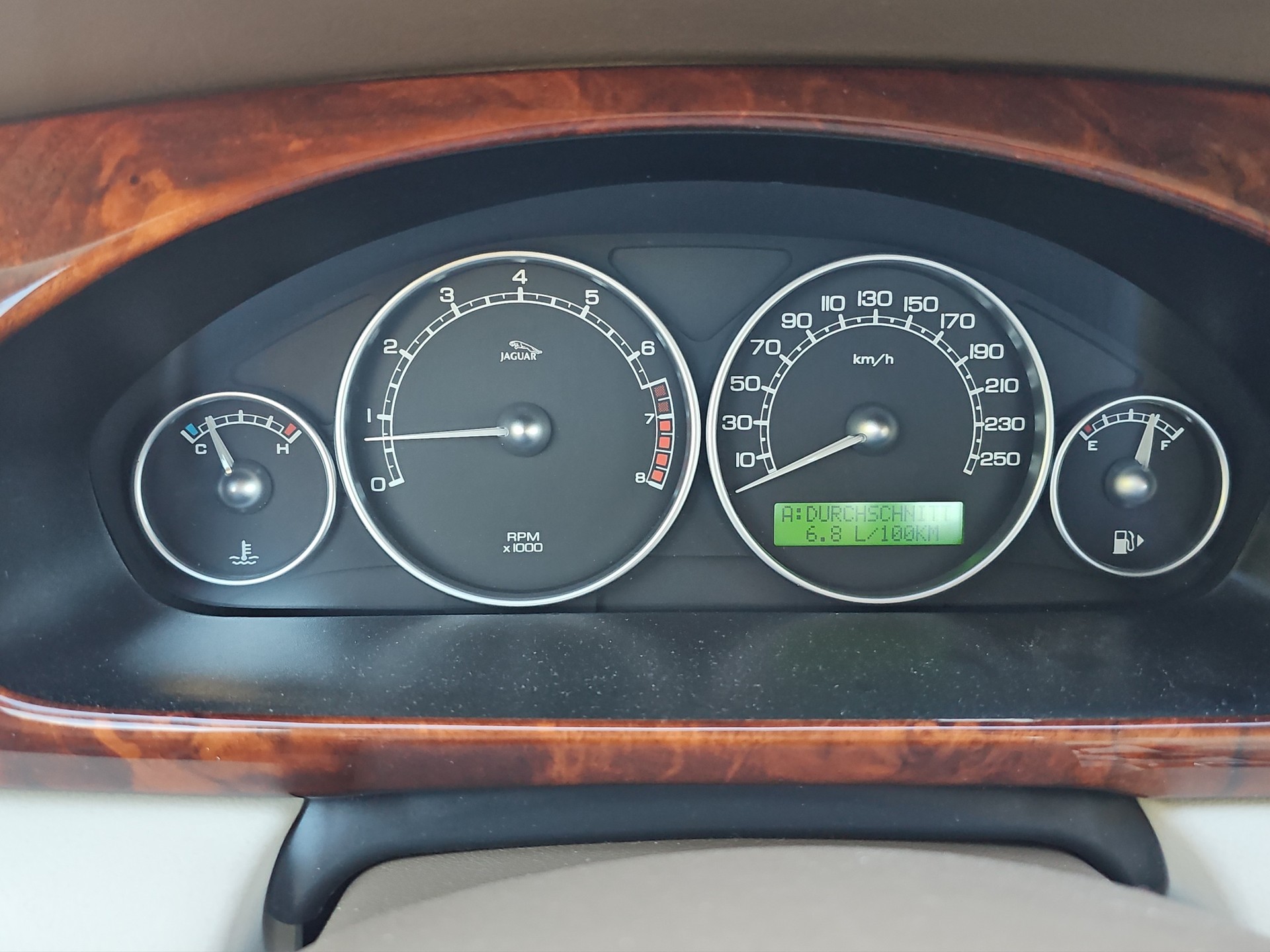 JAGUAR X-Type 3.0 V6 Traction4 Sovereign Anniv. Pack Aut.-image-12