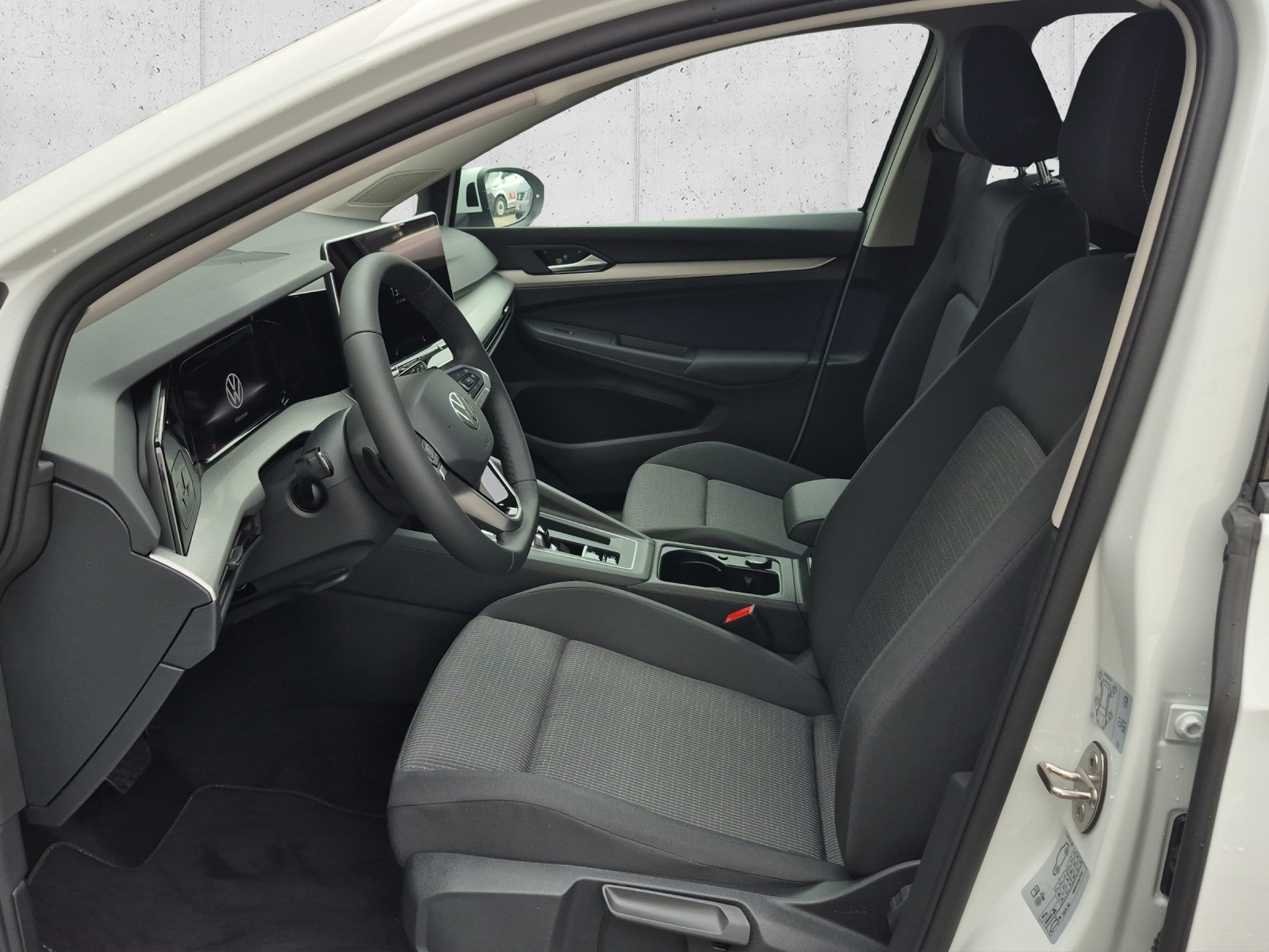 VW Golf 1.5 e TSI mHEV Value DSG-image-8